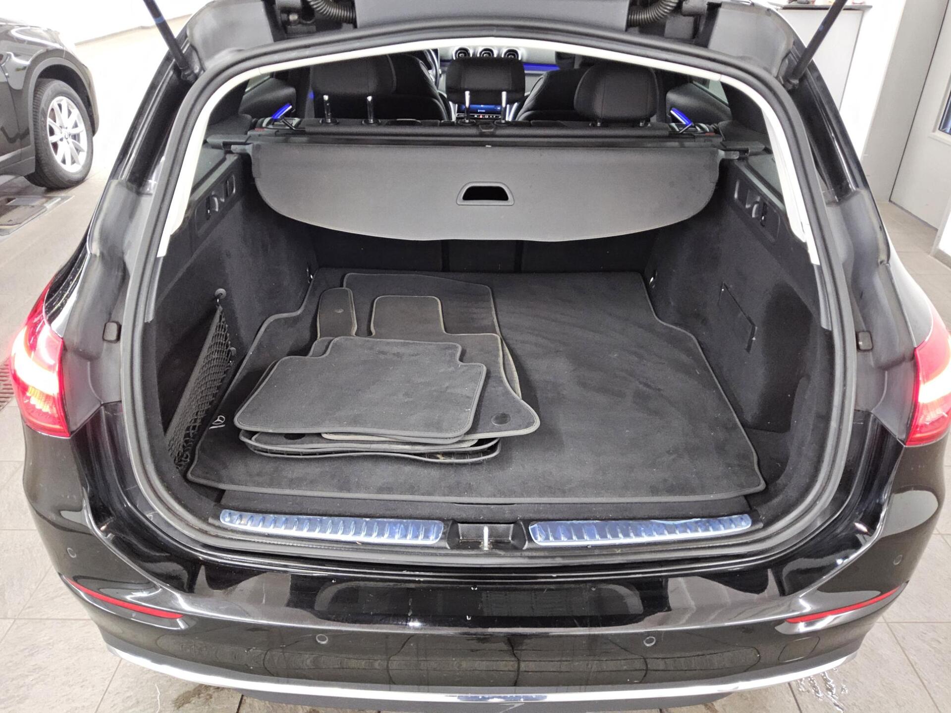 Mercedes-Benz C 200 T d Avantgarde Navi LED Shz Sound RFK 12
