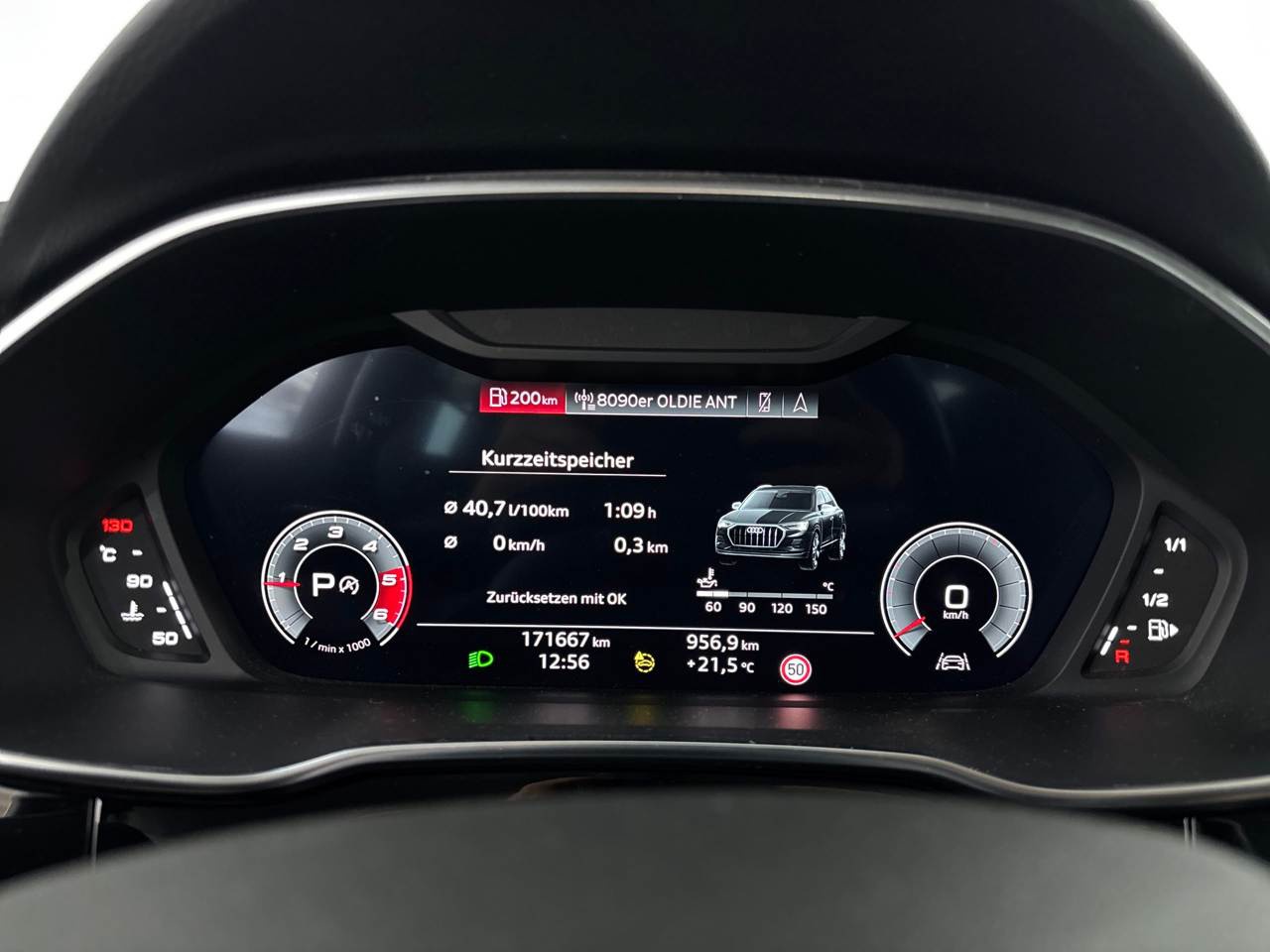 Audi Q3 35 TDI S-Line NAVI KLIMAAUT LED PANO SHZ 10