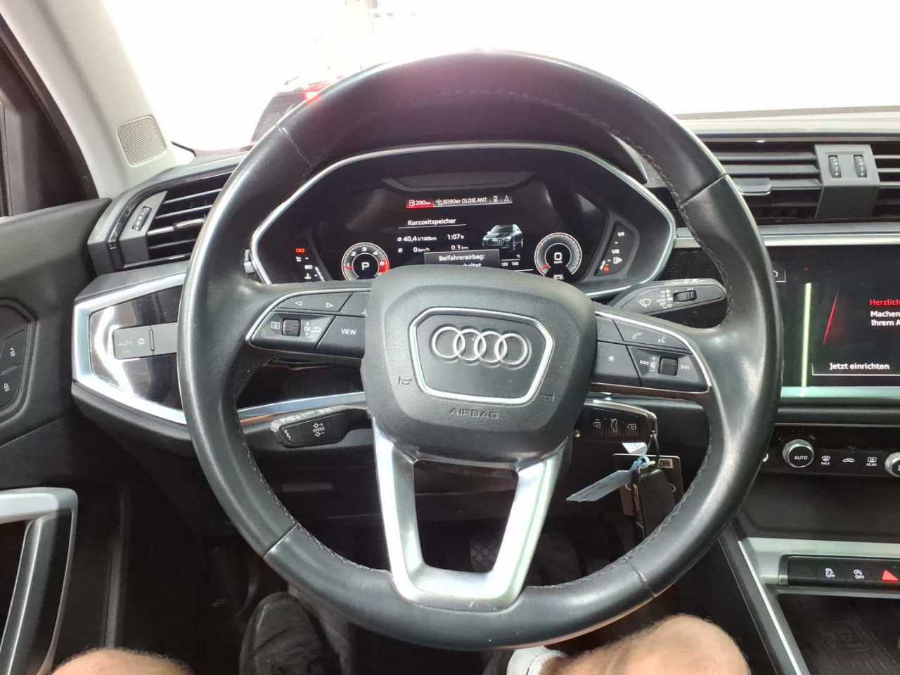 Audi Q3 35 TDI S-Line NAVI KLIMAAUT LED PANO SHZ 8