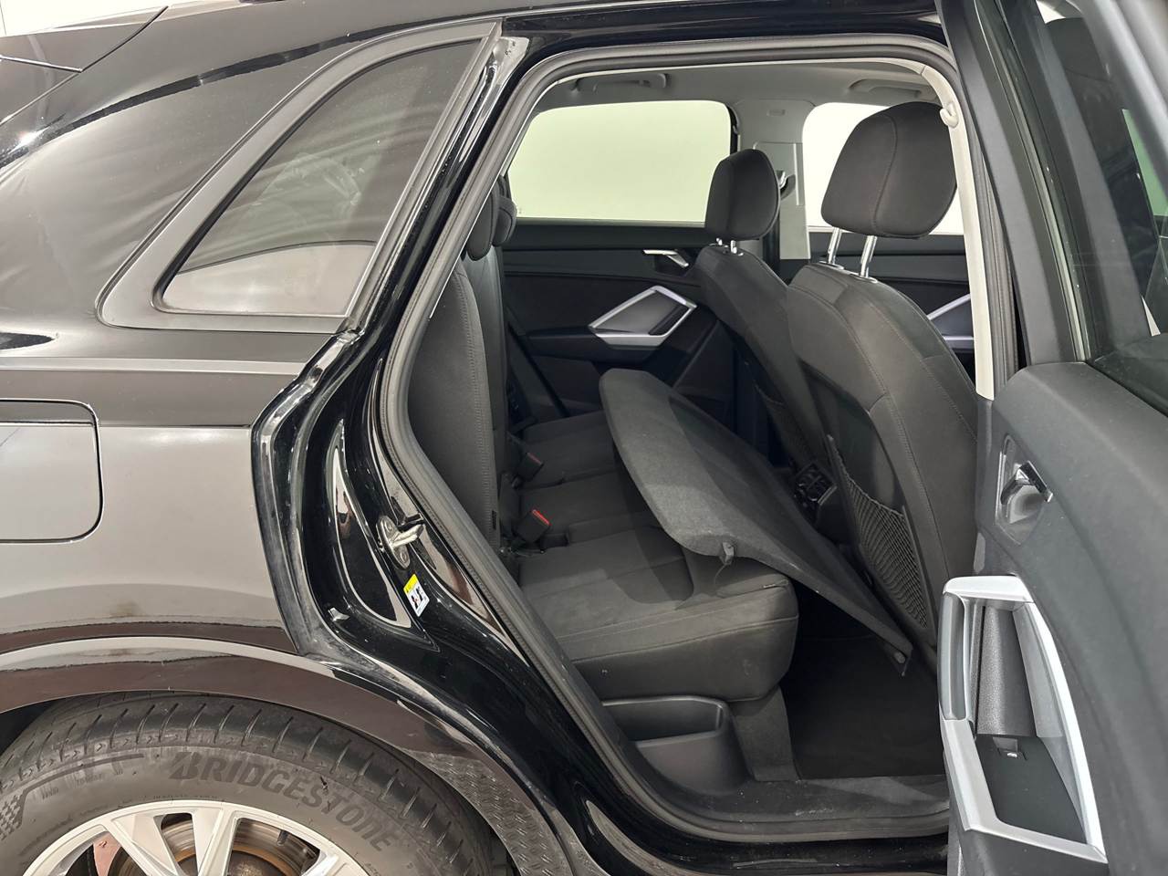 Audi Q3 35 TDI S-Line NAVI KLIMAAUT LED PANO SHZ 7