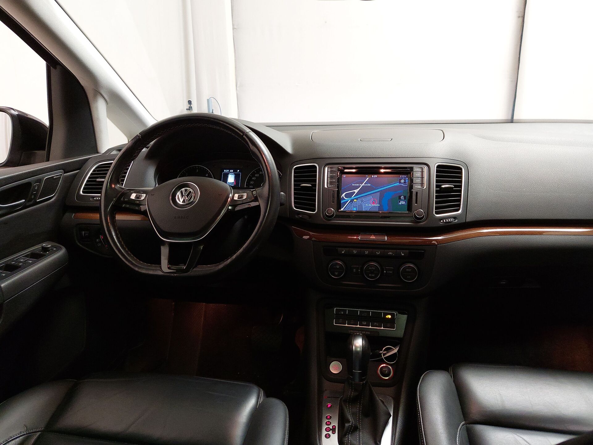 Volkswagen Sharan Highline NAVI KLIMAAUT SHZ RFK ACC 12