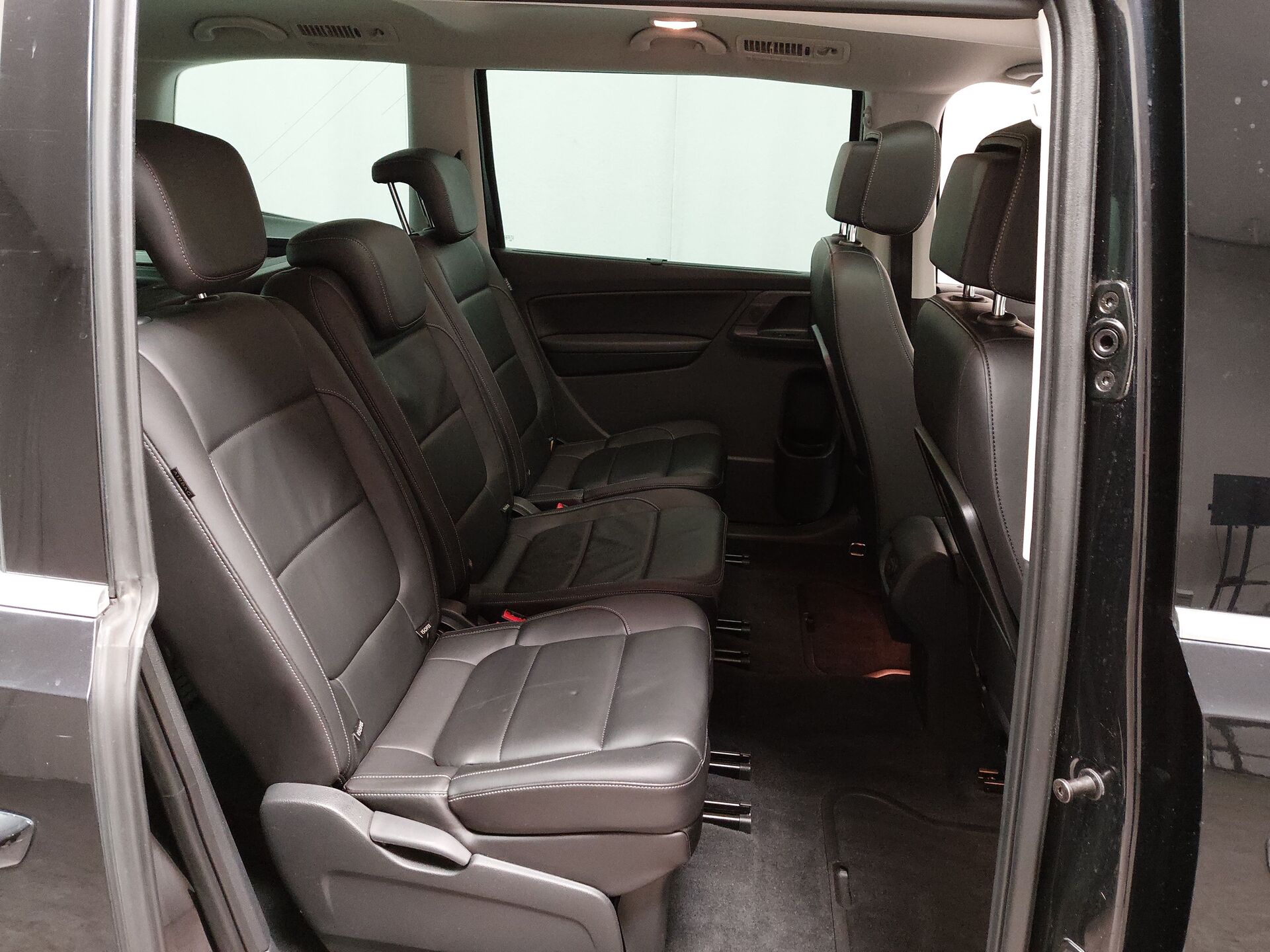 Volkswagen Sharan Highline NAVI KLIMAAUT SHZ RFK ACC 13