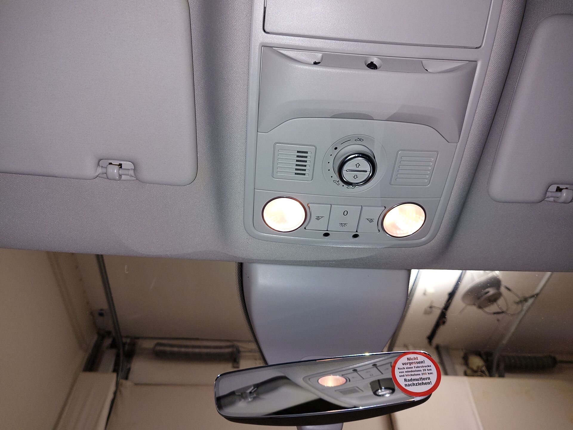 Volkswagen Sharan Highline NAVI KLIMAAUT SHZ RFK ACC 16