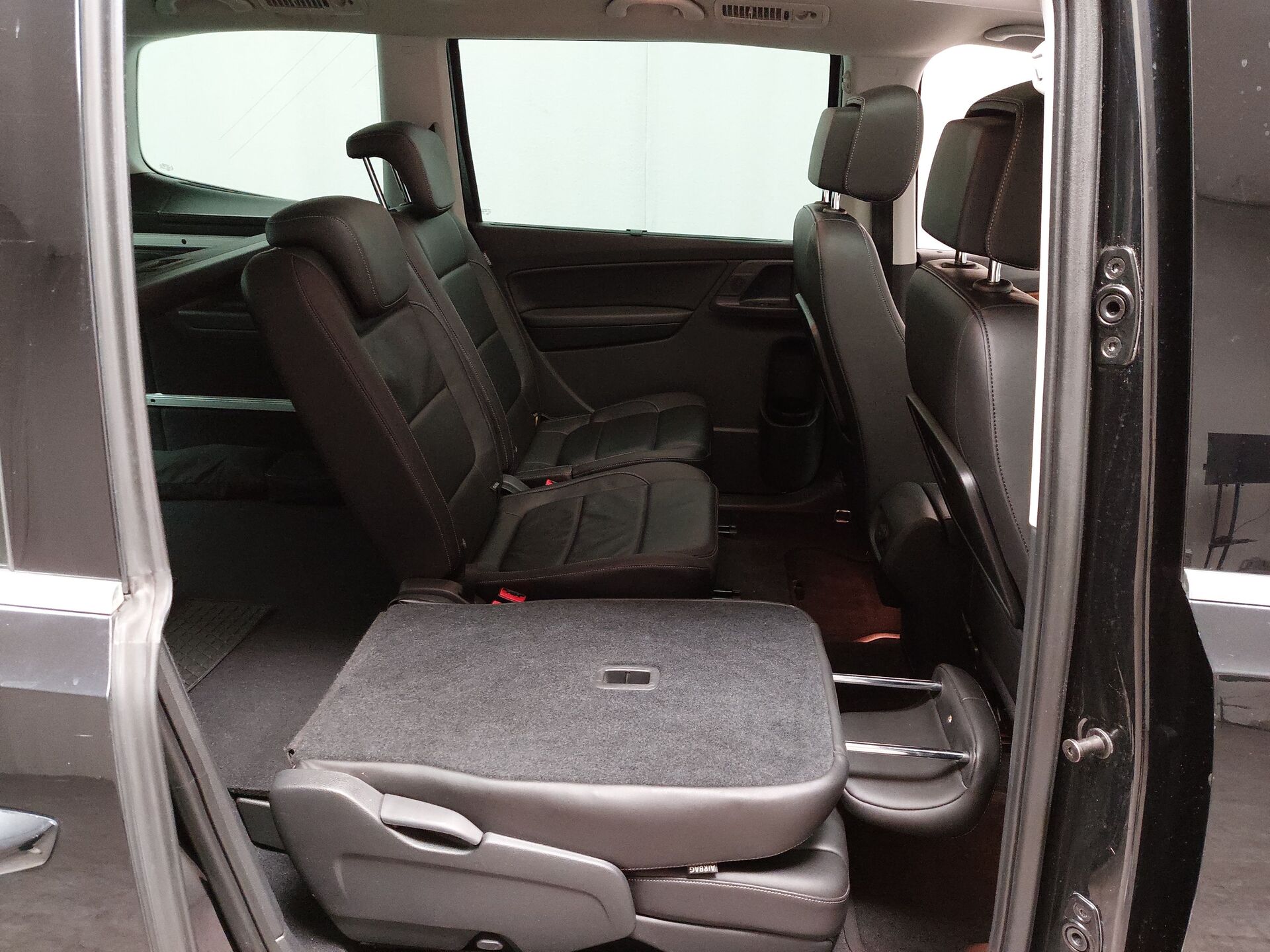 Volkswagen Sharan Highline NAVI KLIMAAUT SHZ RFK ACC 14