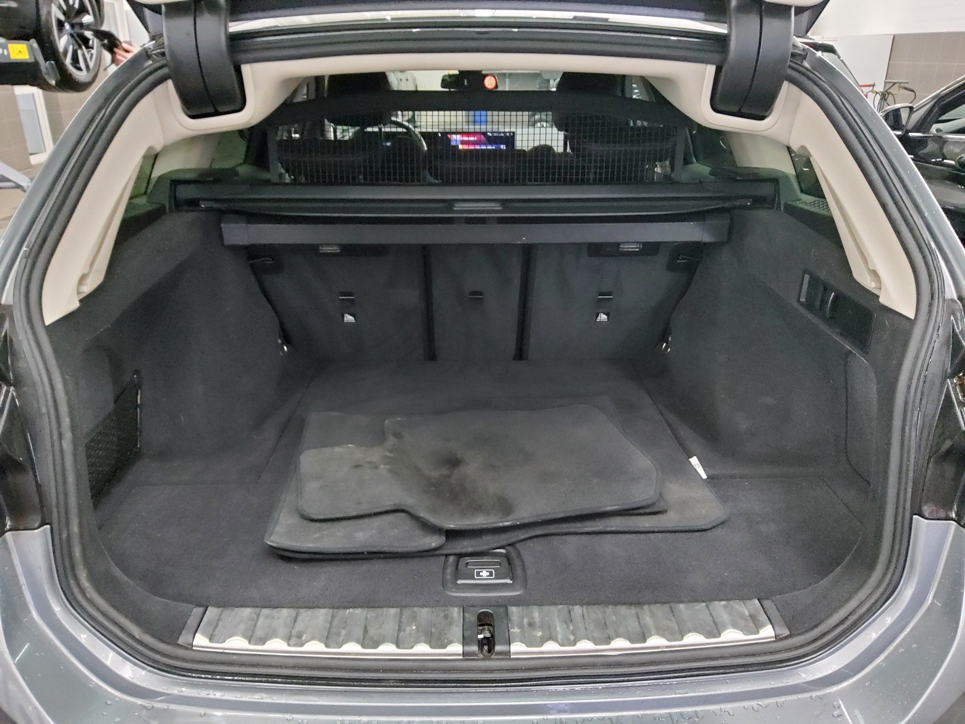 BMW 320dA Touring T-Leder Navi LED+ HuD LC Pro HiFi 12