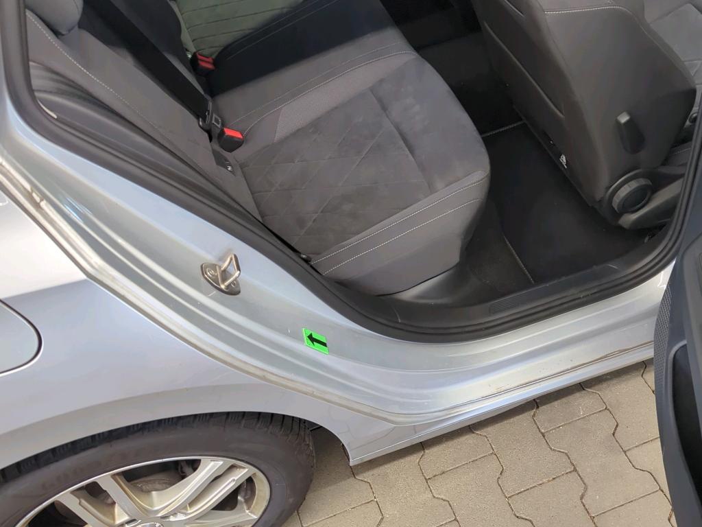 Volkswagen Golf-8 Var. 2.0 TDI Style Navi LED DC Memory 9
