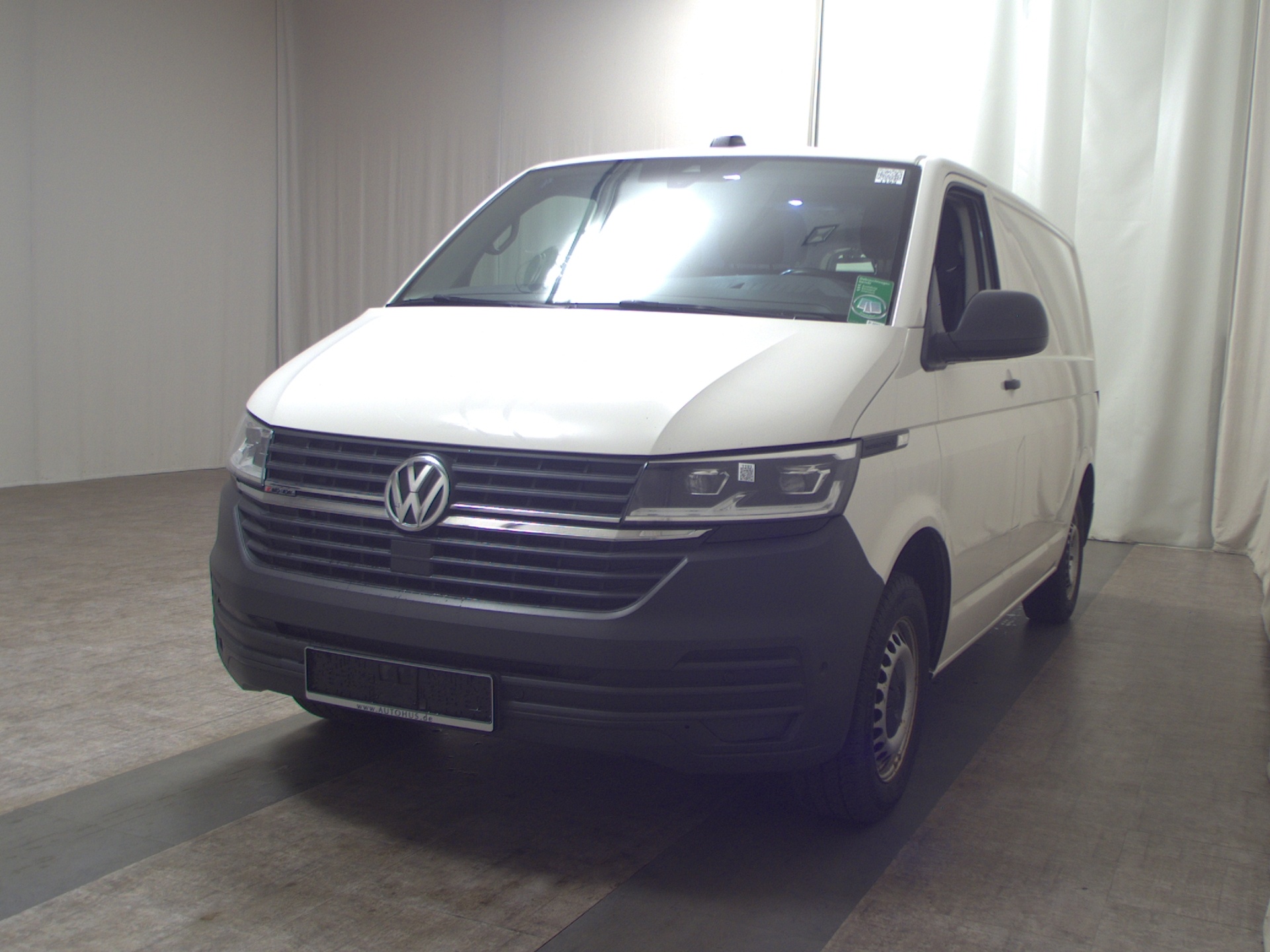Volkswagen T6.1 2.0 TDI 4M 3-Sitze Navi LED Regale RfK ACC 2