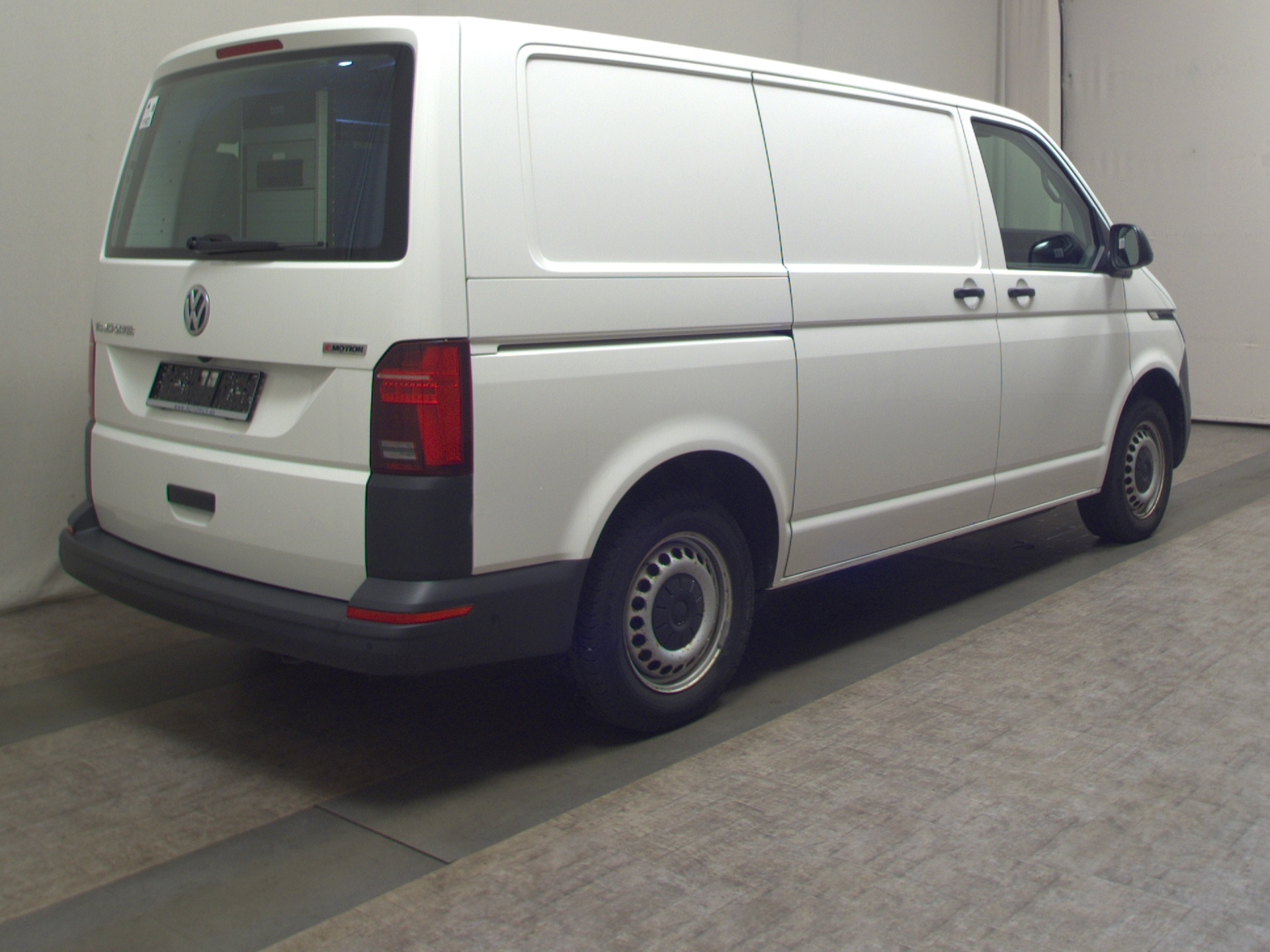 Volkswagen T6.1 2.0 TDI 4M 3-Sitze Navi LED Regale RfK ACC 4