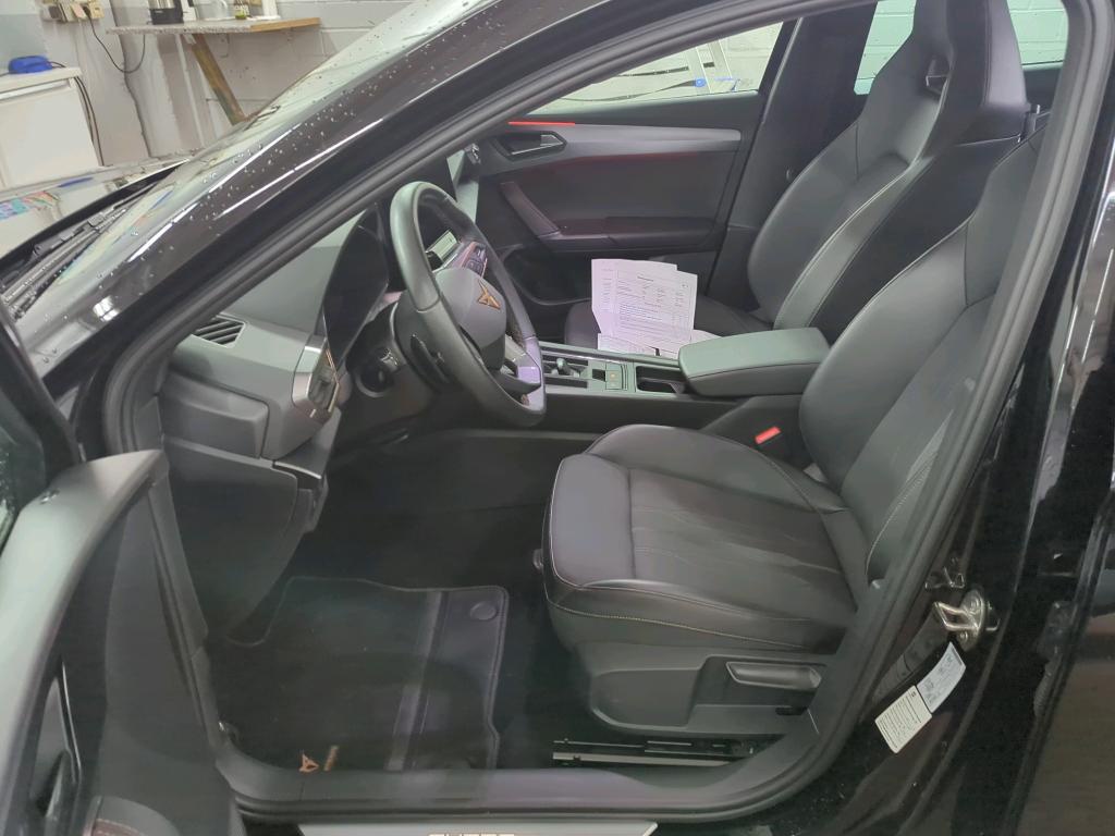 Cupra Leon Sportstourer 1.4 e-Hybrid NAVI LED SPORTSITZE SHZ PDC 6
