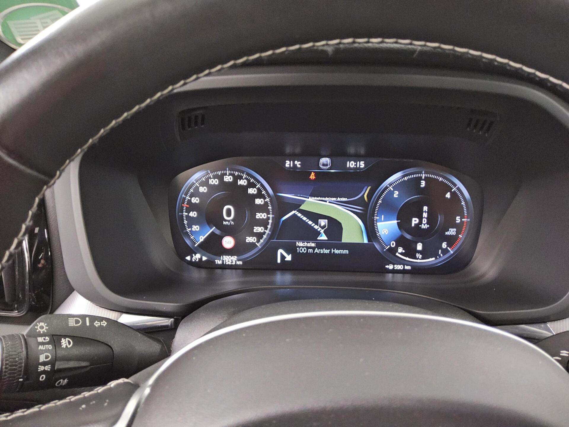 Volvo XC60 B5 D AWD R-Design Navi LED Pano HuD 360° 5