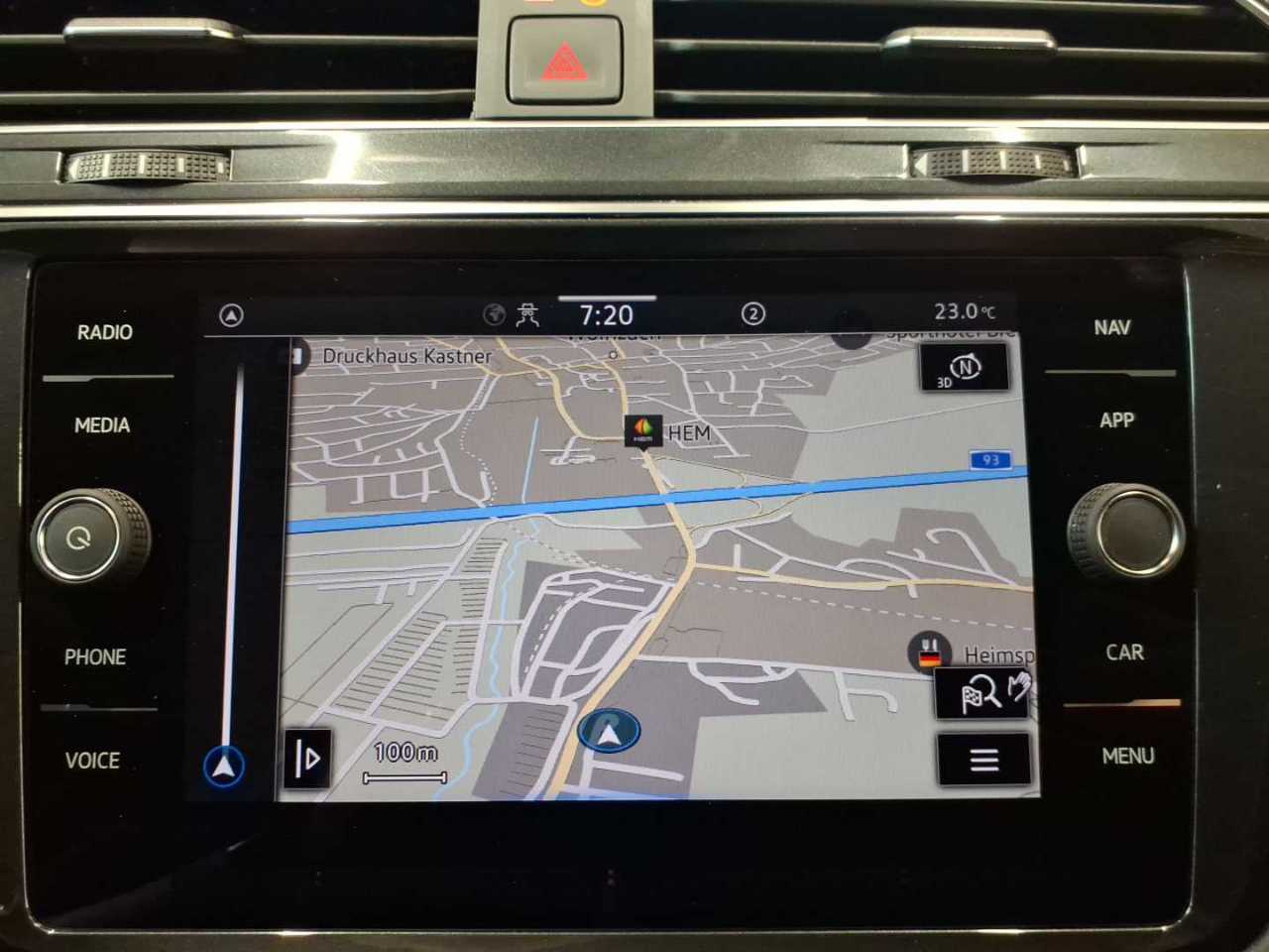 Volkswagen Tiguan 2.0 TDI Life NAVI LED SHZ HUD H&K 10