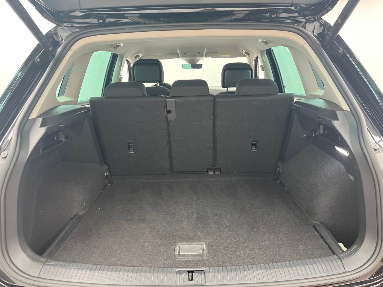 Volkswagen Tiguan 2.0 TDI Life NAVI LED SHZ HUD H&K 11