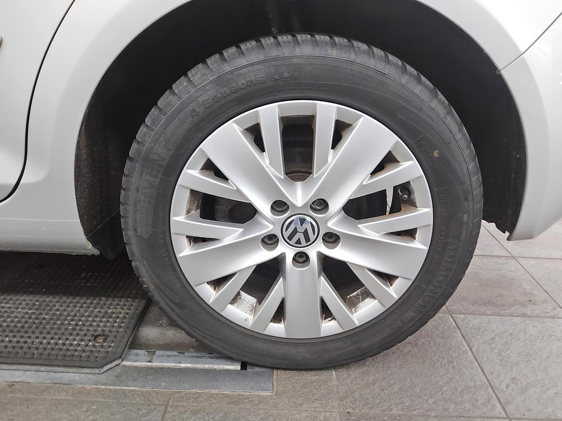 Volkswagen Golf Plus 2.0 TDI Life Navi RFK AHK 10