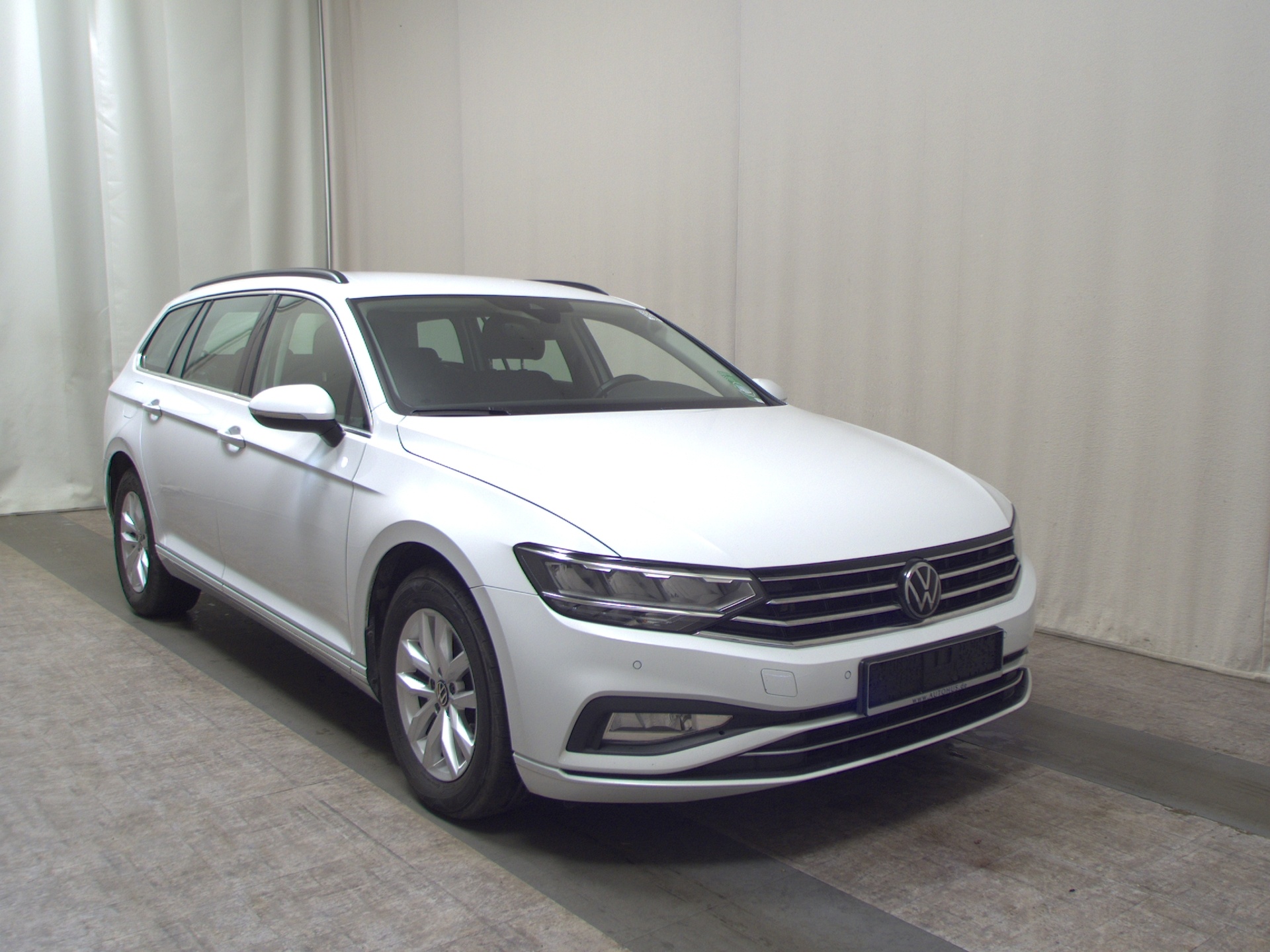 Volkswagen Passat Var. 2.0 TDI Business Navi LED RFK ACC 3