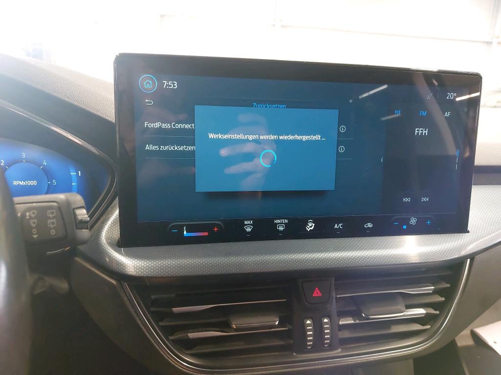 Ford Focus Turnier 1.5 EB Active Navi LED HuD B&O 11
