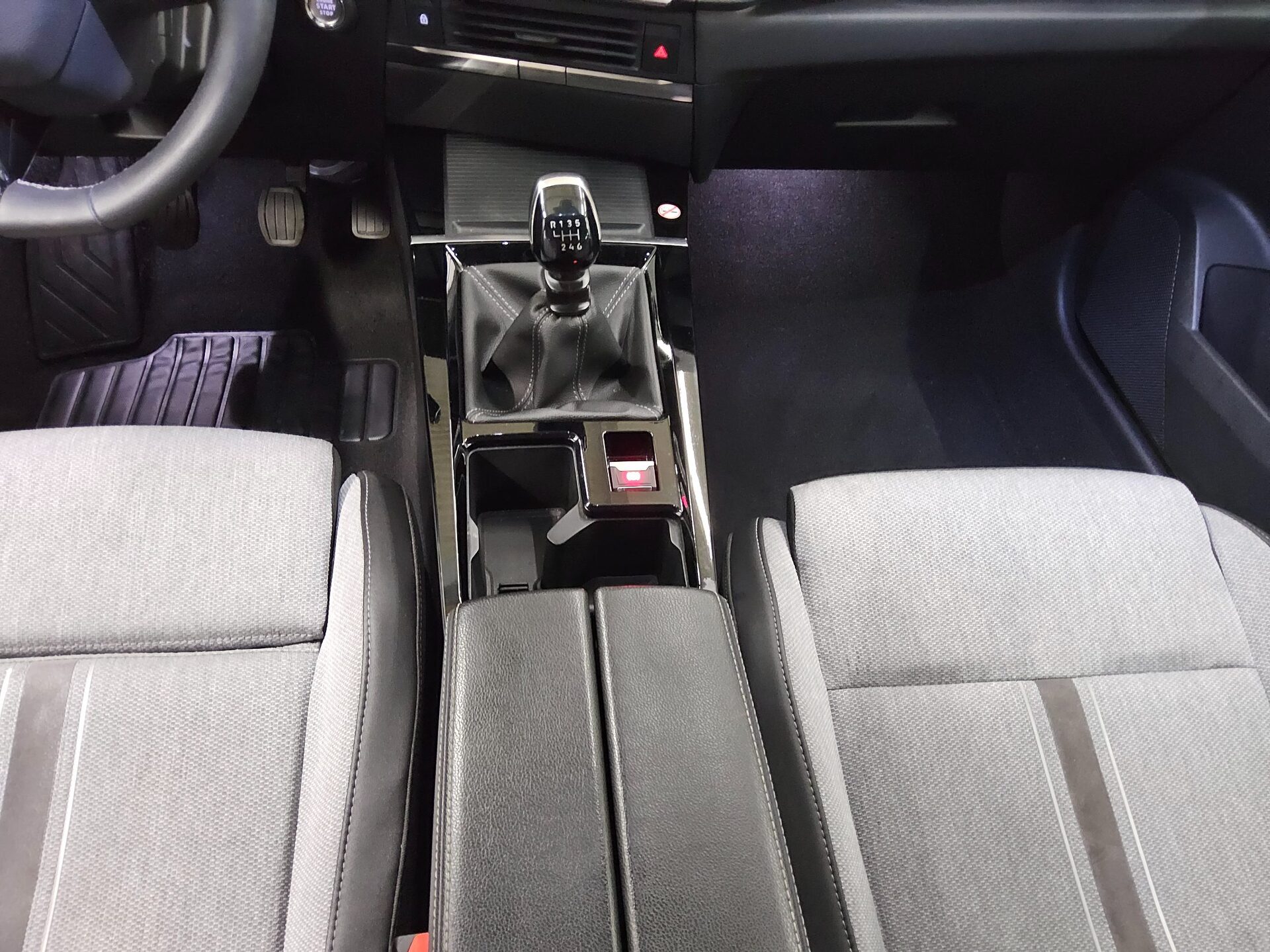 Opel Astra ST 1.5 D Elegance T-Leder Navi LED RFK 6
