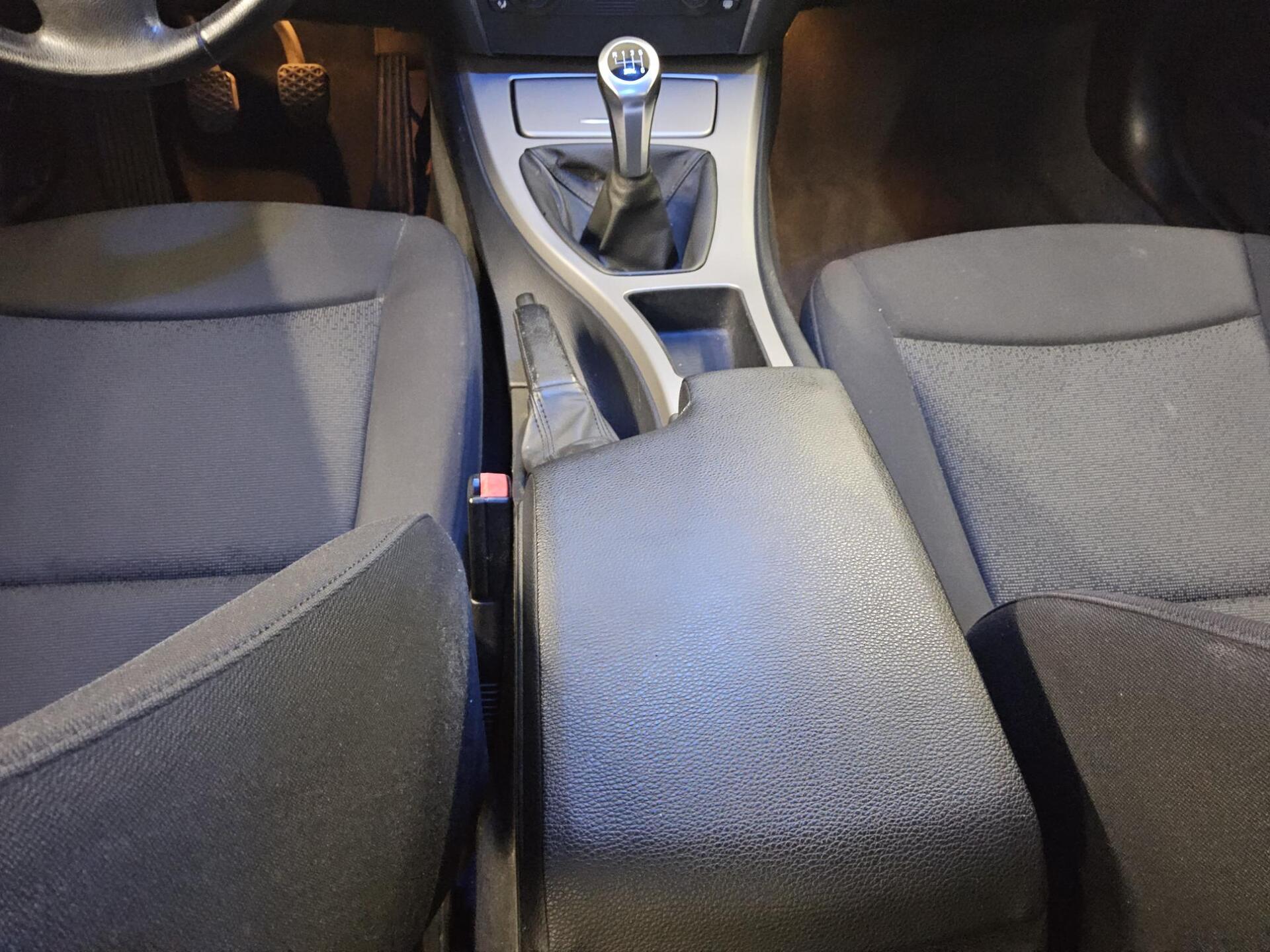 BMW 320i Klima ABS Radio HU 02/27 6