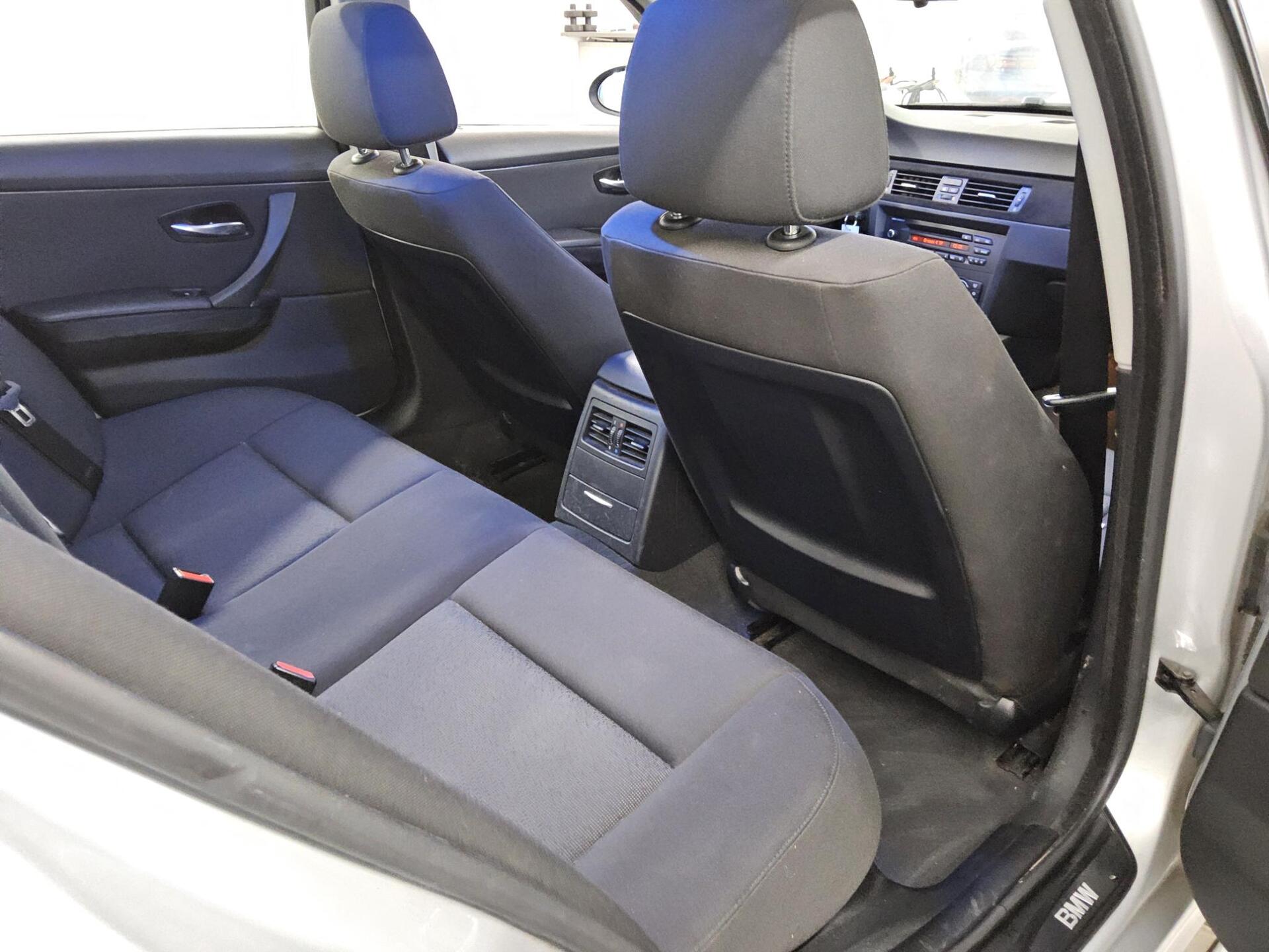 BMW 320i Klima ABS Radio HU 02/27 13