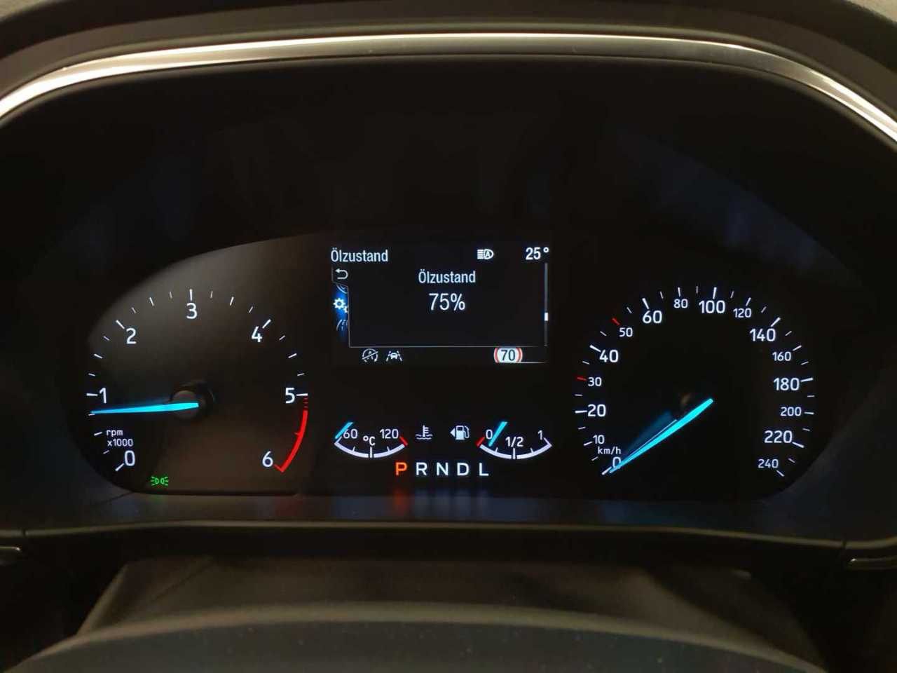 Ford Focus Turnier 1.5 EB Titanium NAVI KLIMAAUT LED SPORTSITZE PDC 8