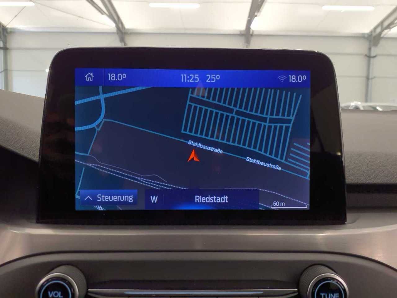 Ford Focus Turnier 1.5 EB Titanium NAVI KLIMAAUT LED SPORTSITZE PDC 10
