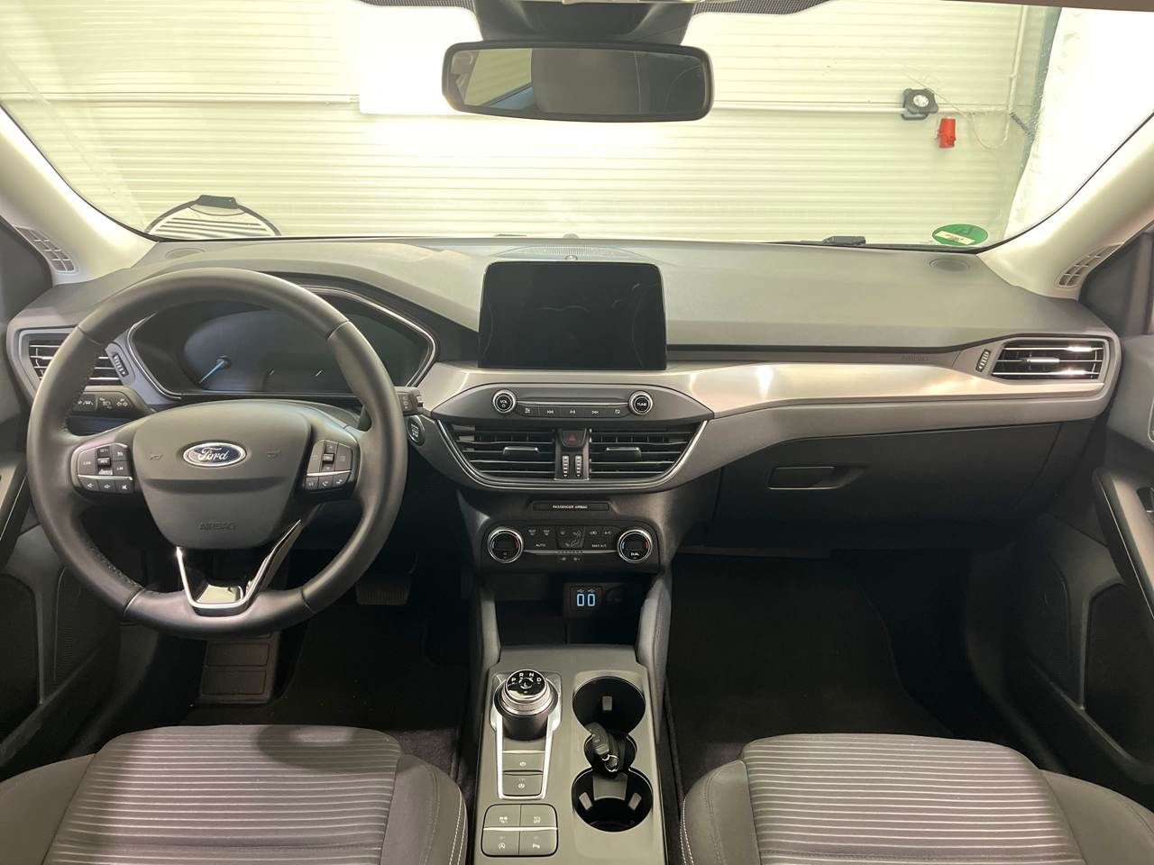 Ford Focus Turnier 1.5 EB Titanium NAVI KLIMAAUT LED SPORTSITZE PDC 5