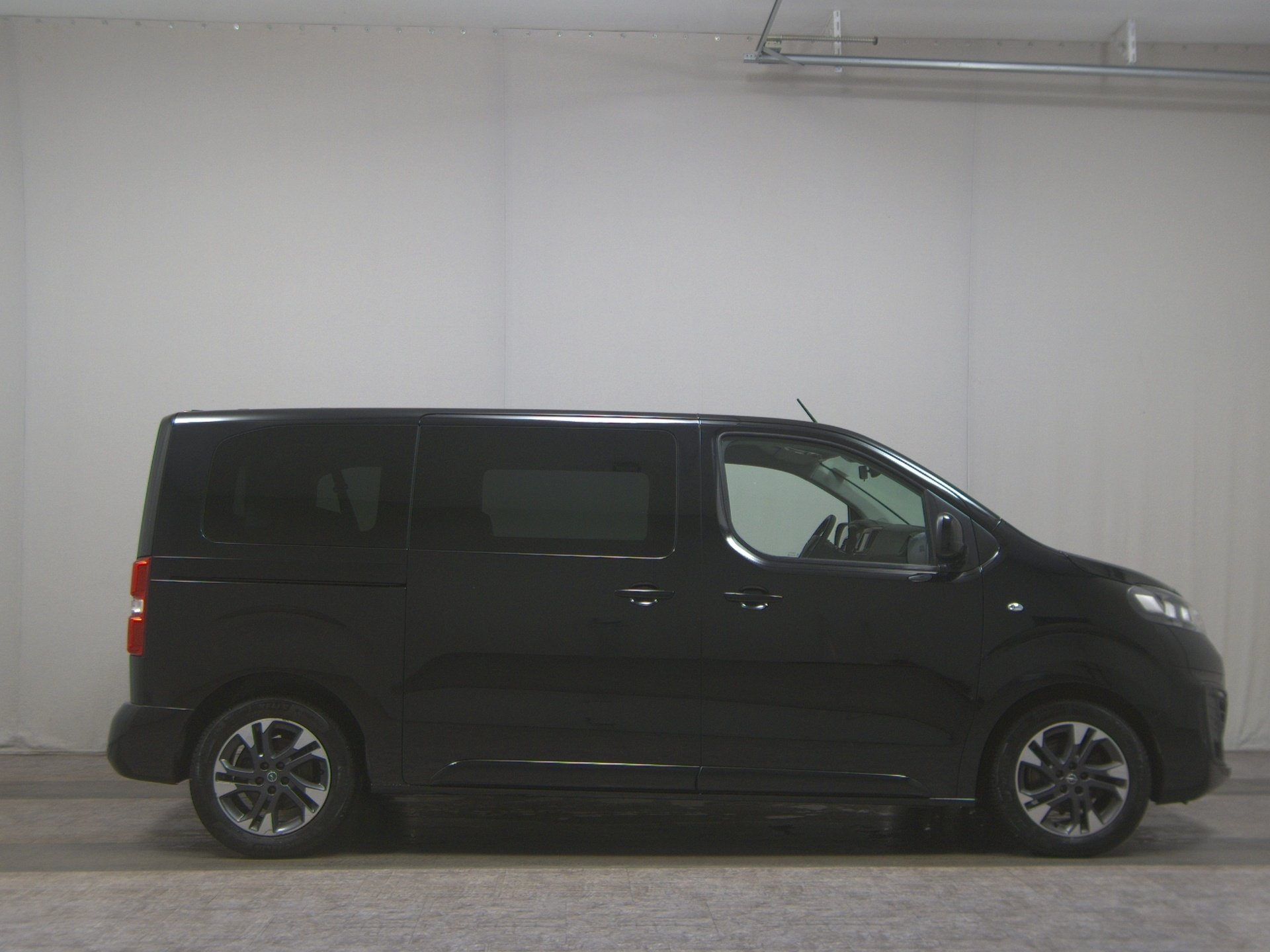 Opel Vivaro 2.0 D Edition M 8-Sitze Navi HuD AHK