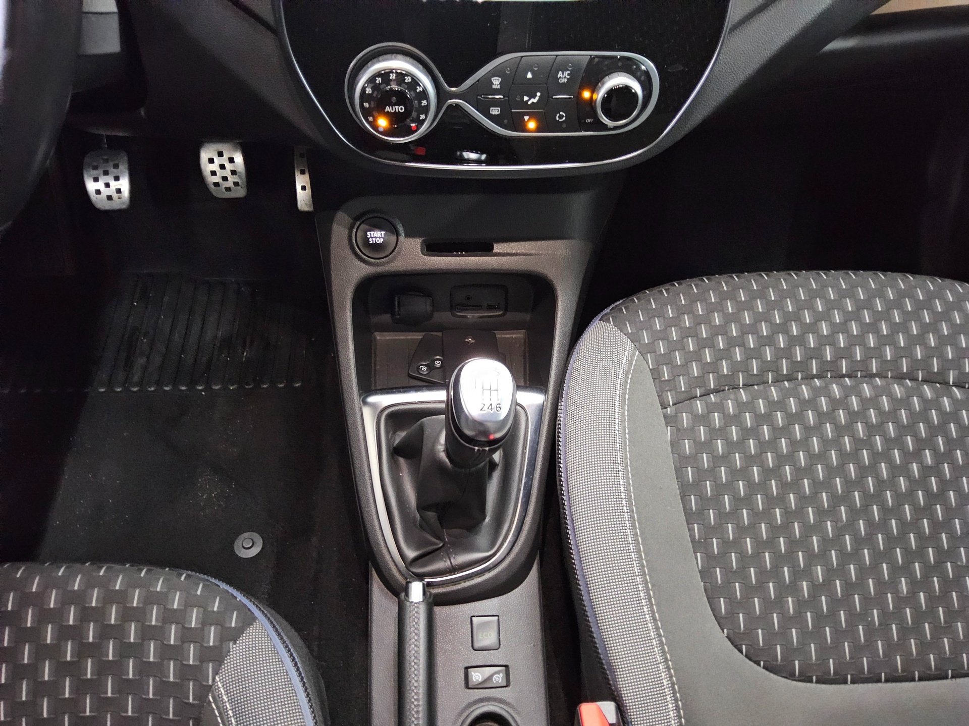 Renault Captur 1.3 TCe Collection Navi LED RFK 6