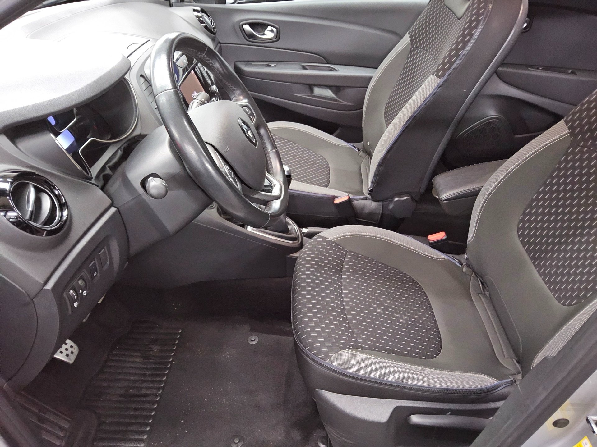 Renault Captur 1.3 TCe Collection Navi LED RFK 8