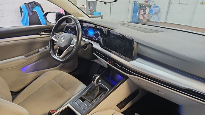 Volkswagen Golf Var. 2.0 TDI Life NAVI AID AMBIENTE LED PDC 6