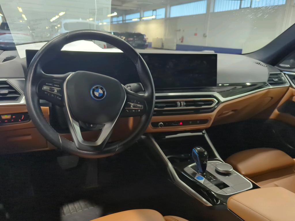 BMW i4 Gran Coupé NAVI KLIMAAUT SHZ RFK LED 5