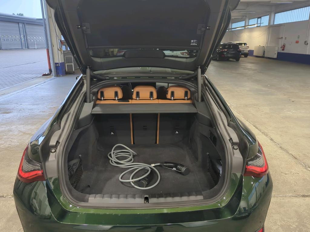 BMW i4 Gran Coupé NAVI KLIMAAUT SHZ RFK LED 12