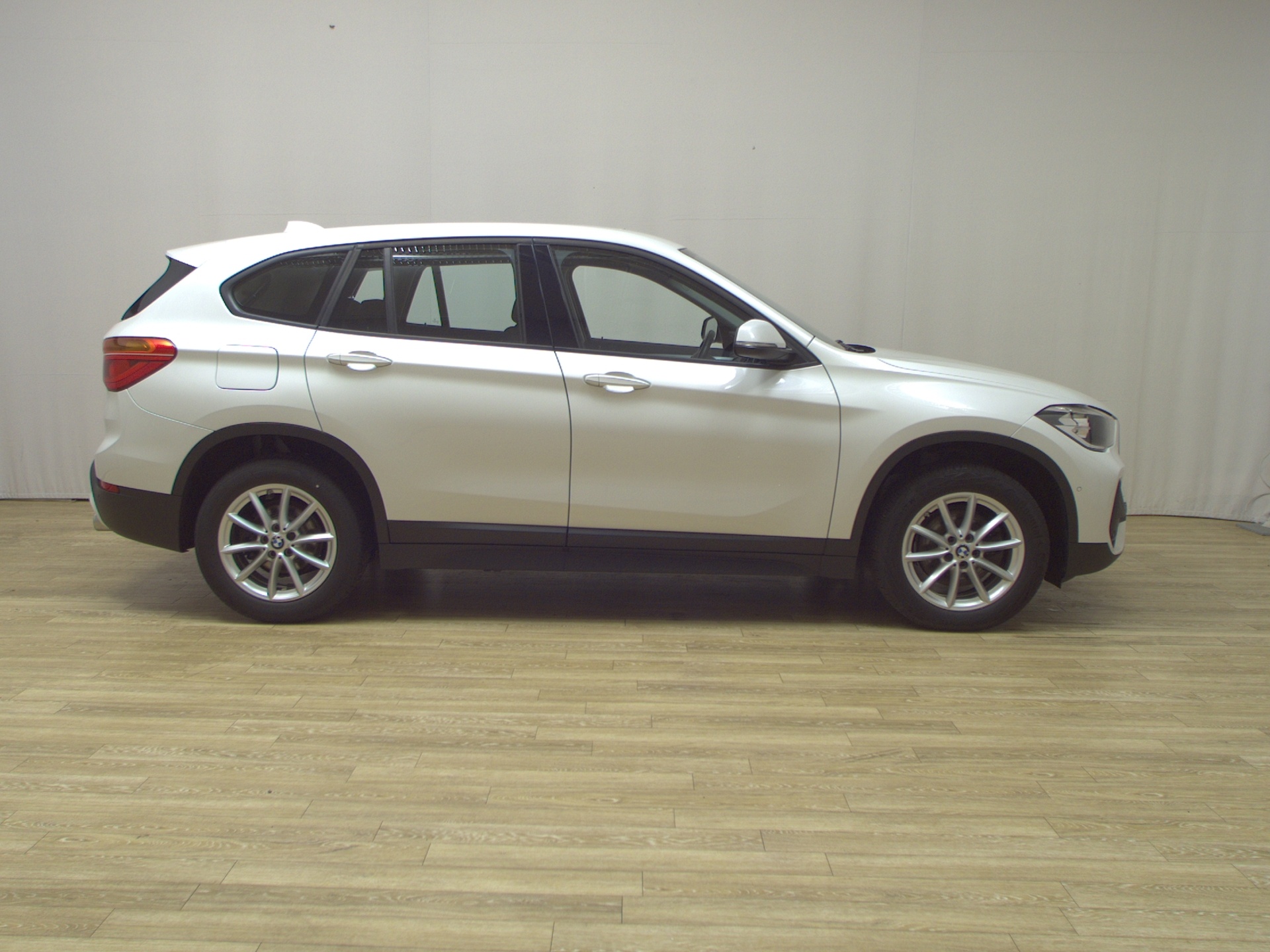 BMW X1 sDrive18d Advantage Navi HiFi ACC PDC Shz