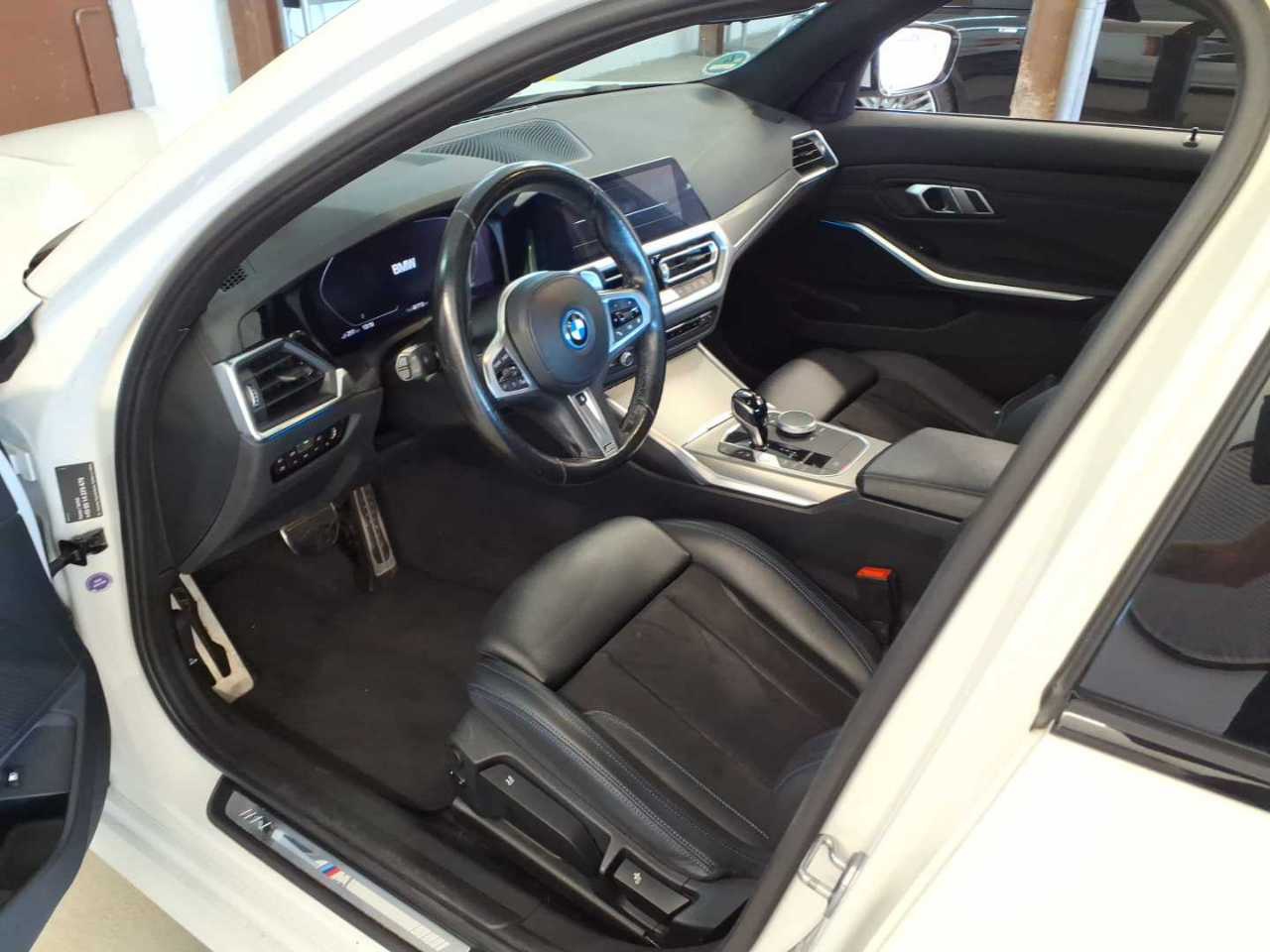 BMW 330e M-Sport T-LEDER NAVI LED LC PROF 5