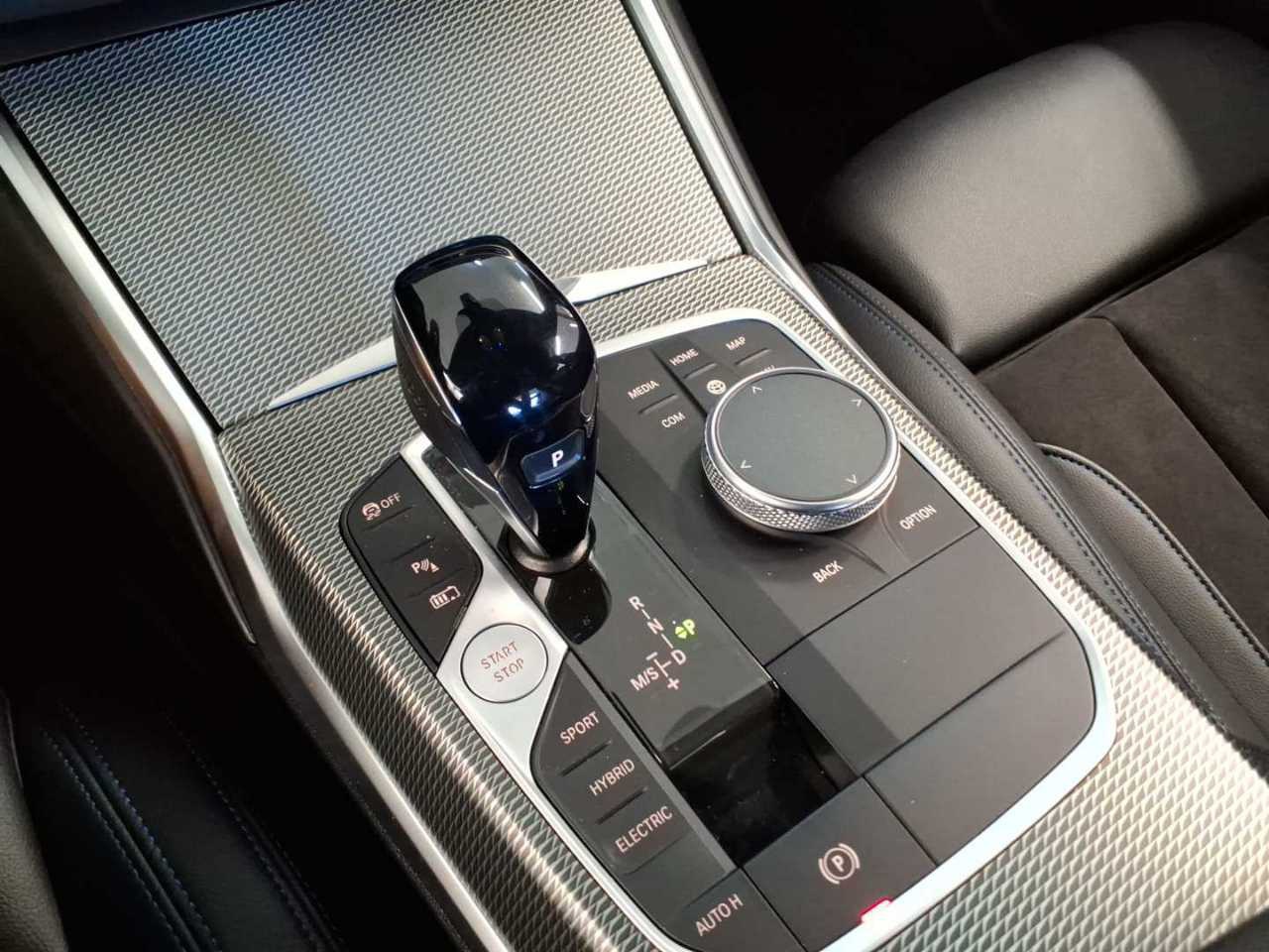 BMW 330e M-Sport T-LEDER NAVI LED LC PROF 10