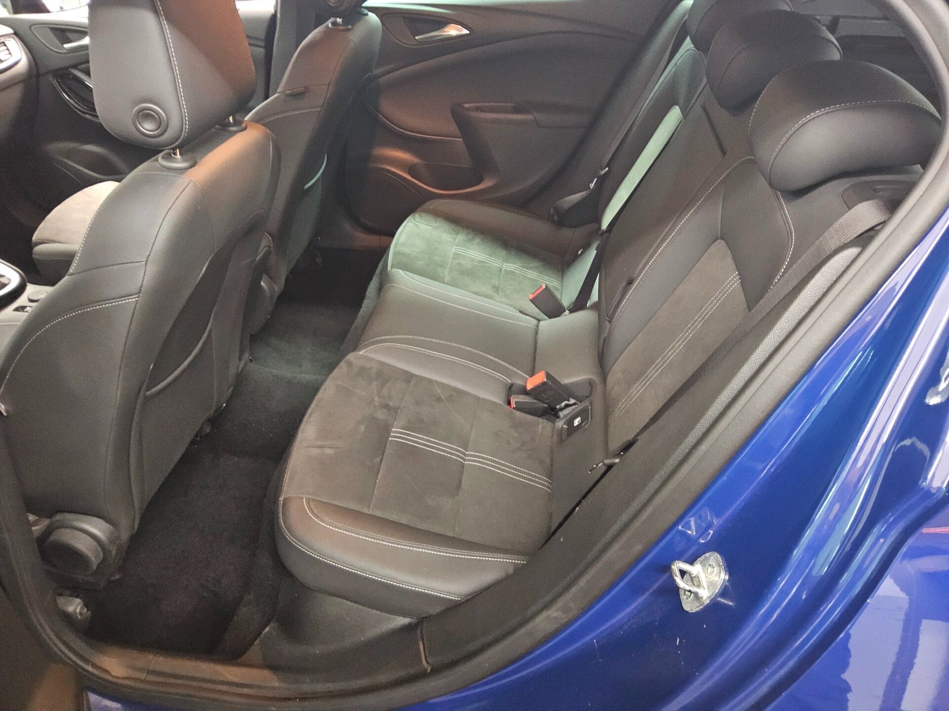 Opel Astra 1.5 D Elegance T-Leder Navi AHK DAB 13