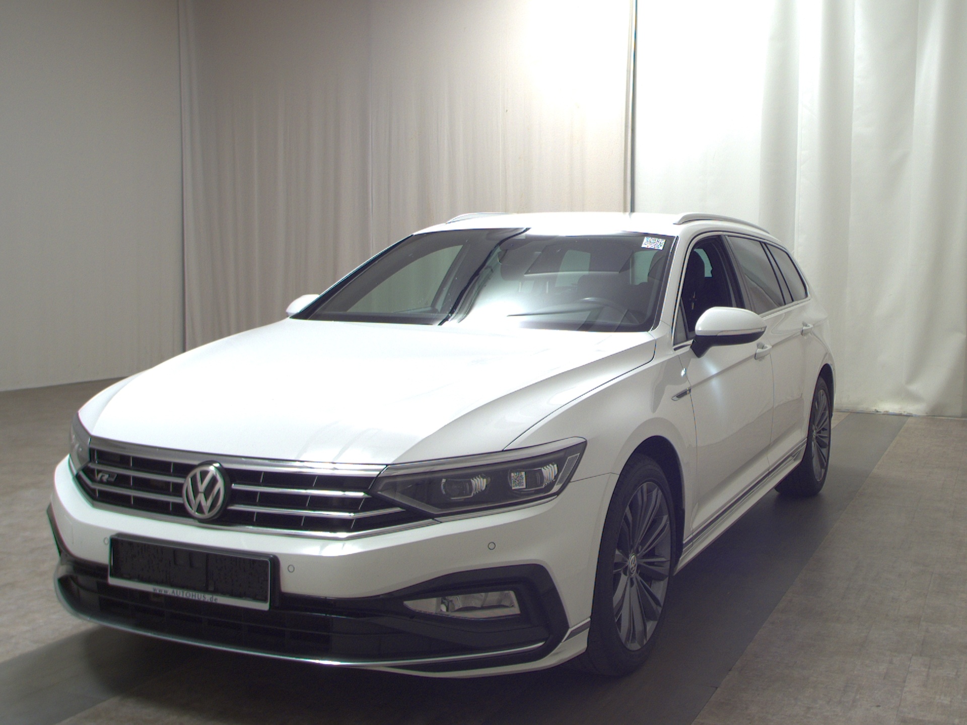 Volkswagen Passat Variant 2.0 TDI R-Line Navi LED Leder RFK ACC 2