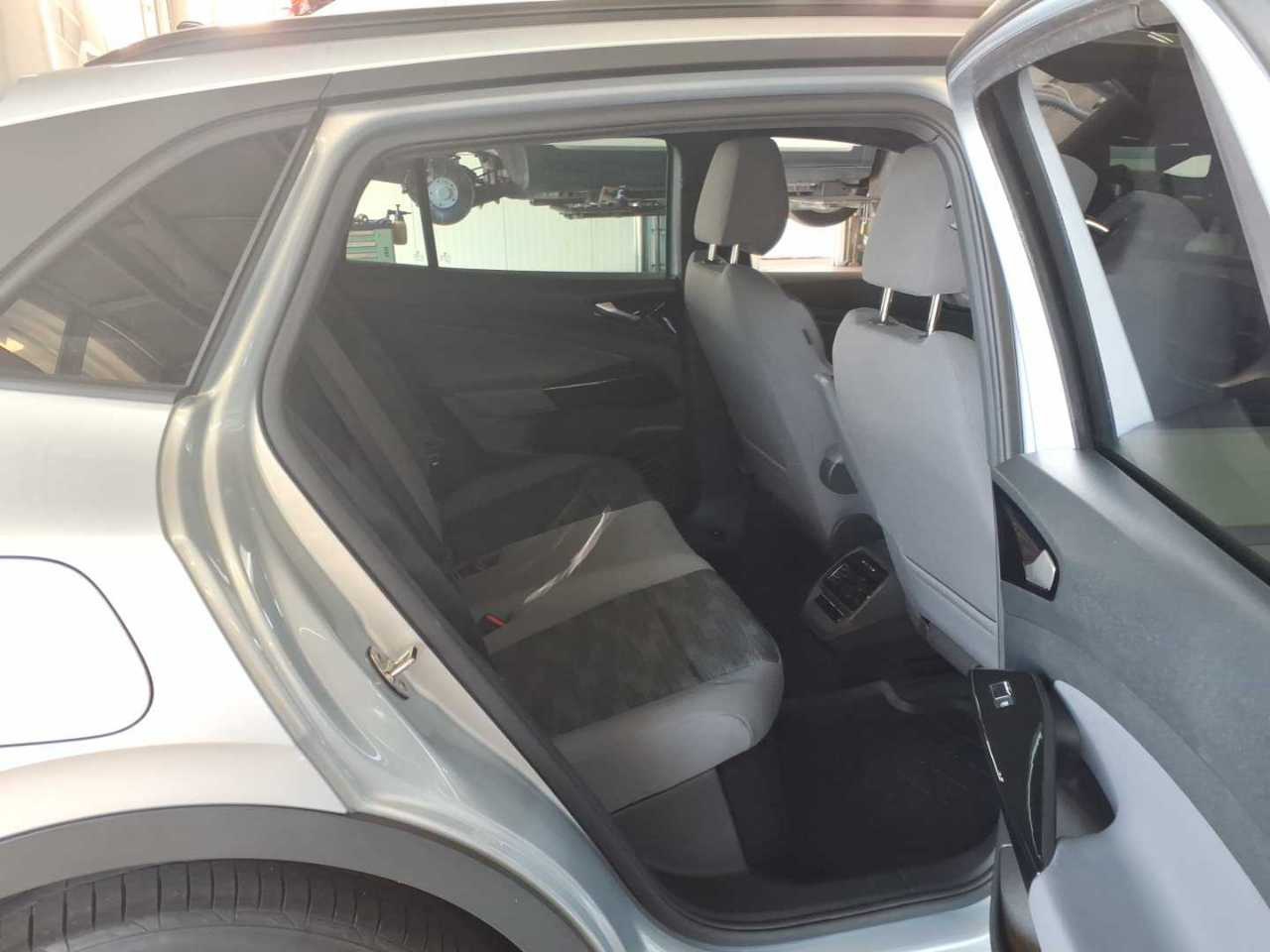 Volkswagen ID.4 Pure Performance NAVI SHZ ACC LENKRADHZG 7