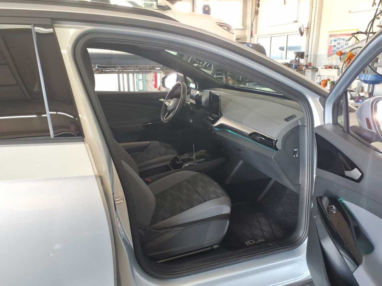 Volkswagen ID.4 Pure Performance NAVI SHZ ACC LENKRADHZG 6