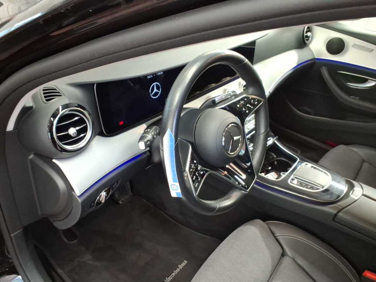 Mercedes-Benz E 220 T d Avantgarde Navi LED Widescrn Pano AHK 6