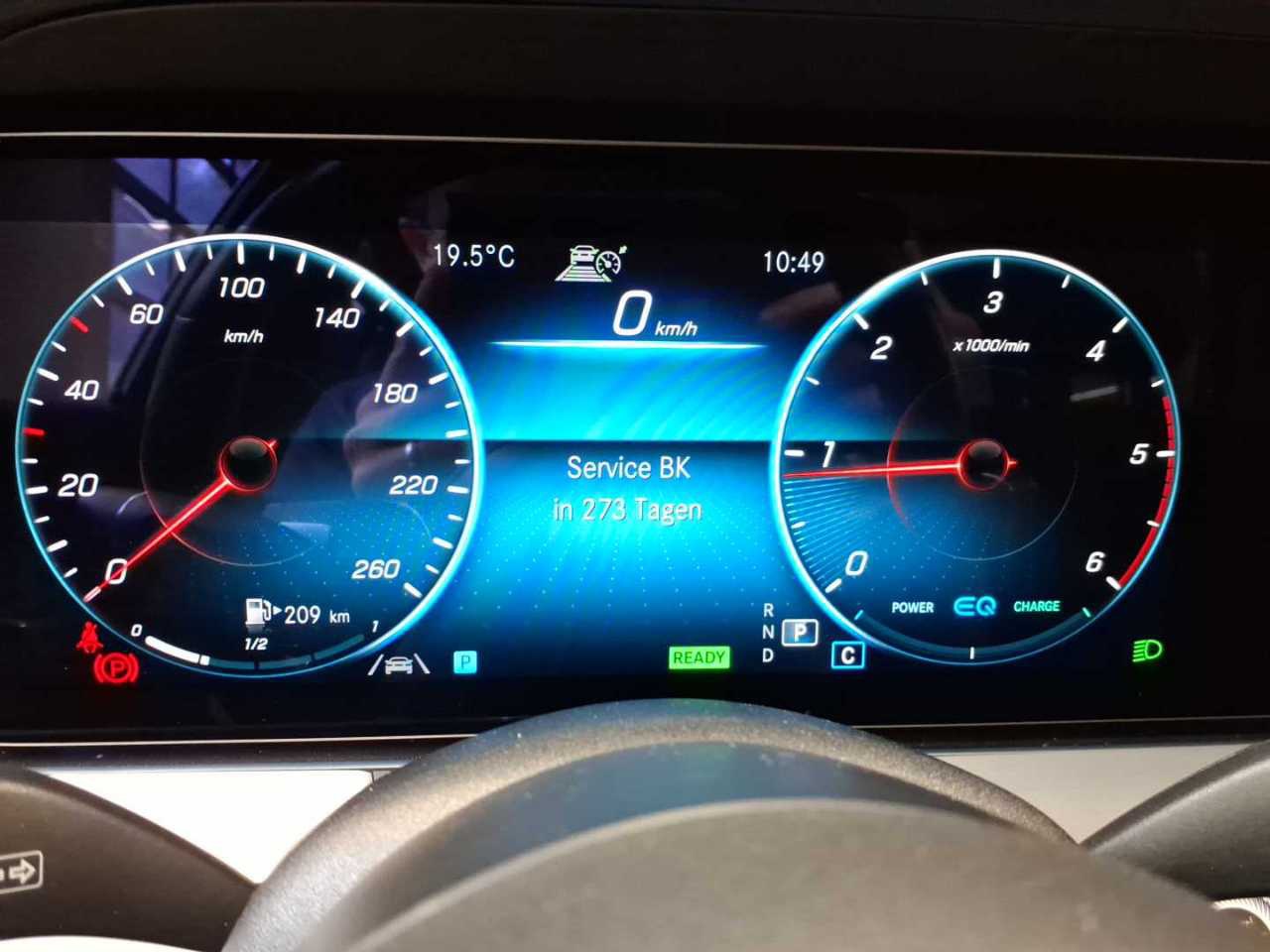 Mercedes-Benz E 220 T d Avantgarde Navi LED Widescrn Pano AHK 9
