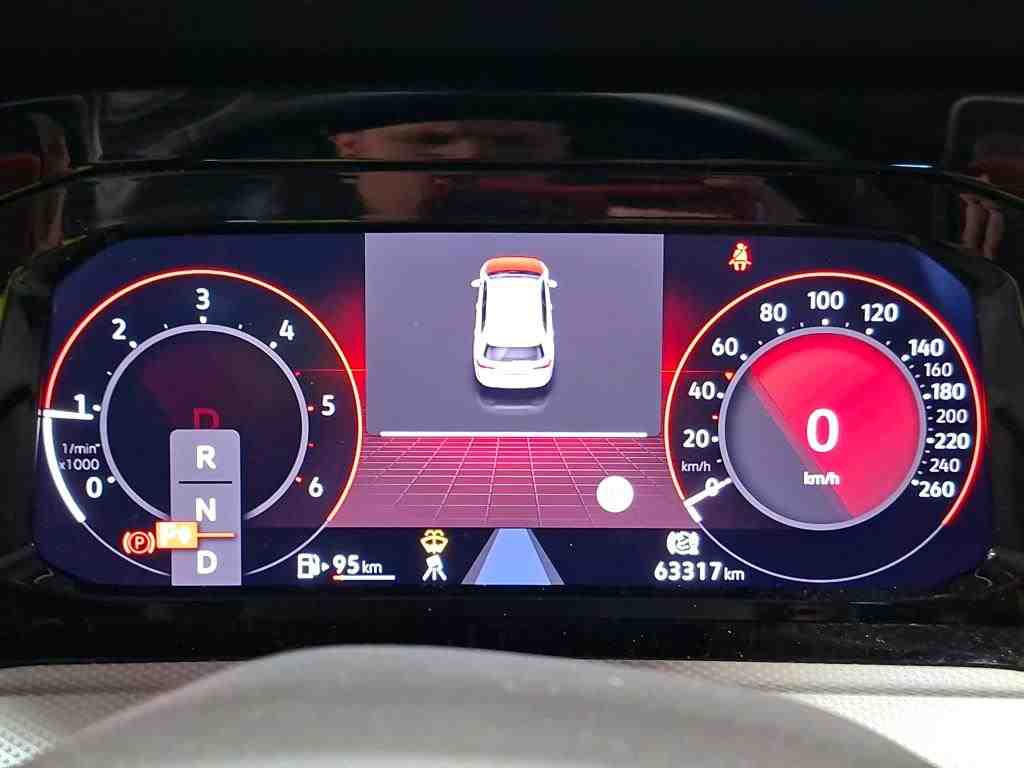 Volkswagen Golf-8 2.0 TDI Move Navi LED DC Pano HuD 9