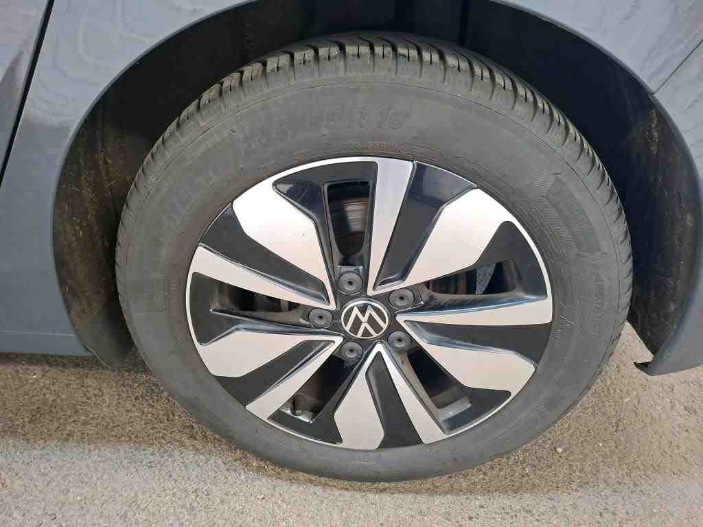 Volkswagen Golf-8 2.0 TDI Move Navi LED DC Pano HuD 12