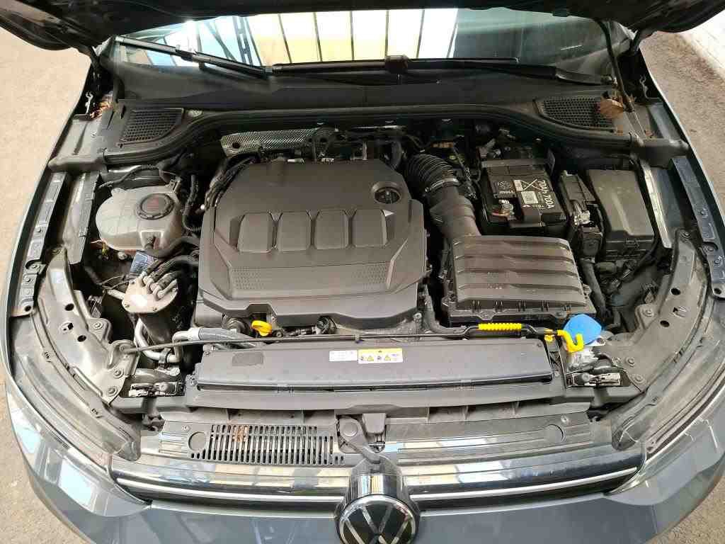 Volkswagen Golf-8 2.0 TDI Move Navi LED DC Pano HuD 11