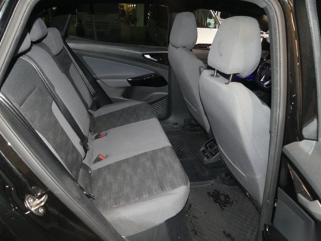 Volkswagen ID.4 Pro Performance NAVI LED SHZ PDC AHK 9