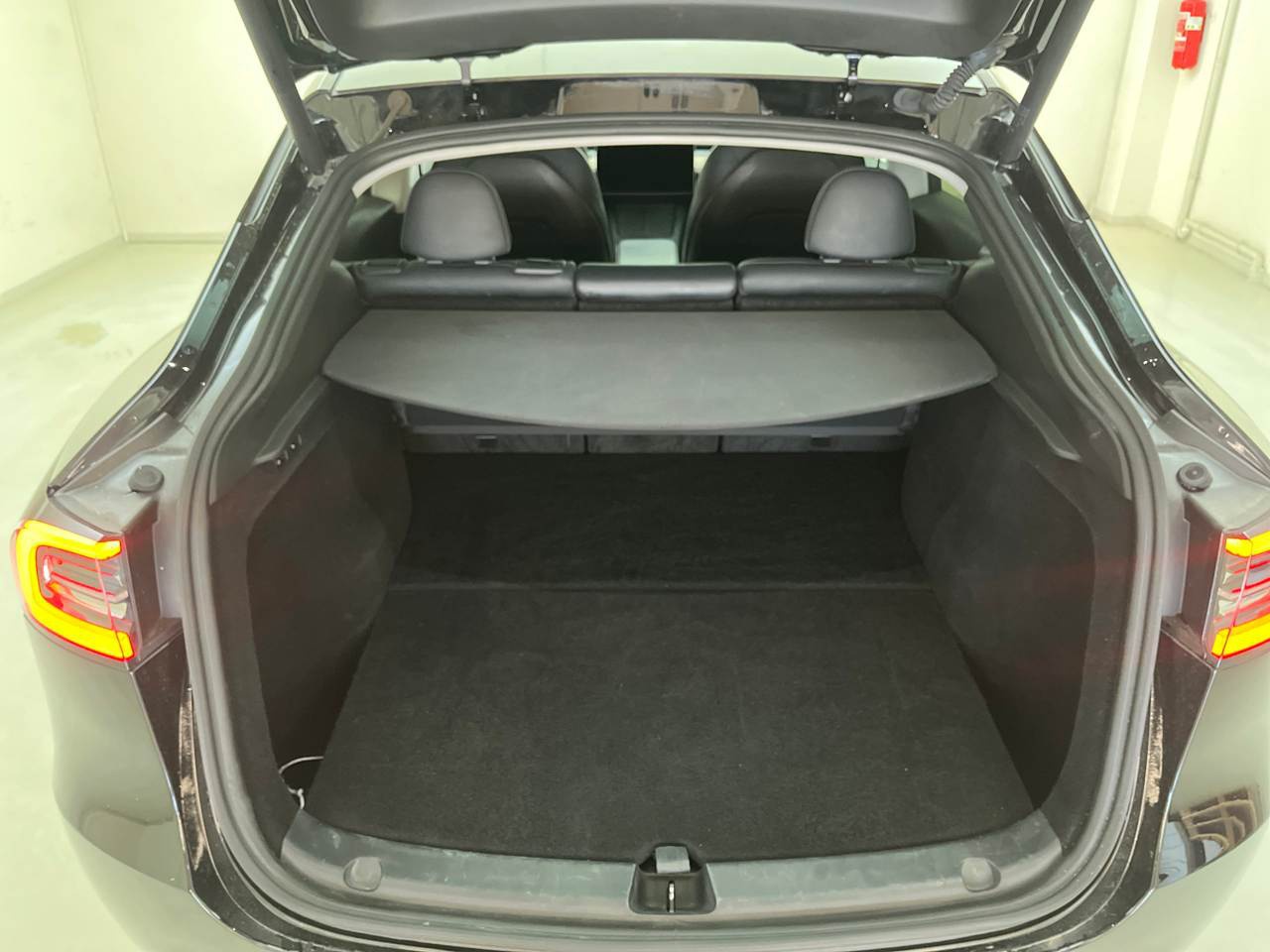 Tesla Model Y AWD NAVI LED SHZ LENKRADHZG 8
