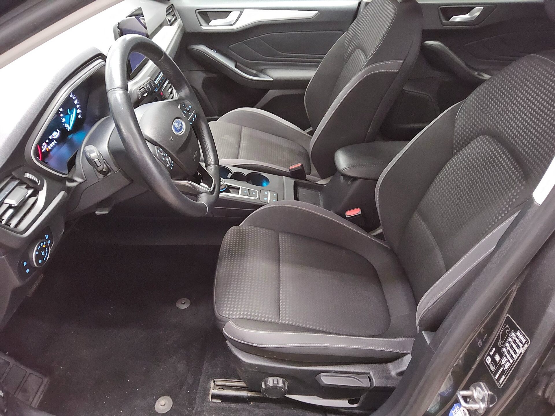 Ford Focus Turnier 2.0 EB Cool&Connect Navi LED RfK 8