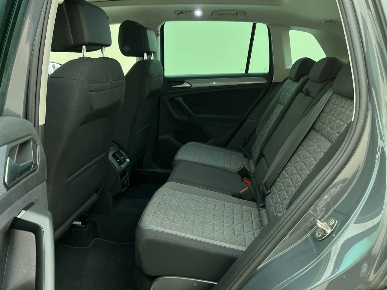 Volkswagen Tiguan 2.0 TDI Life NAVI LED SHZ HuD PANO 7