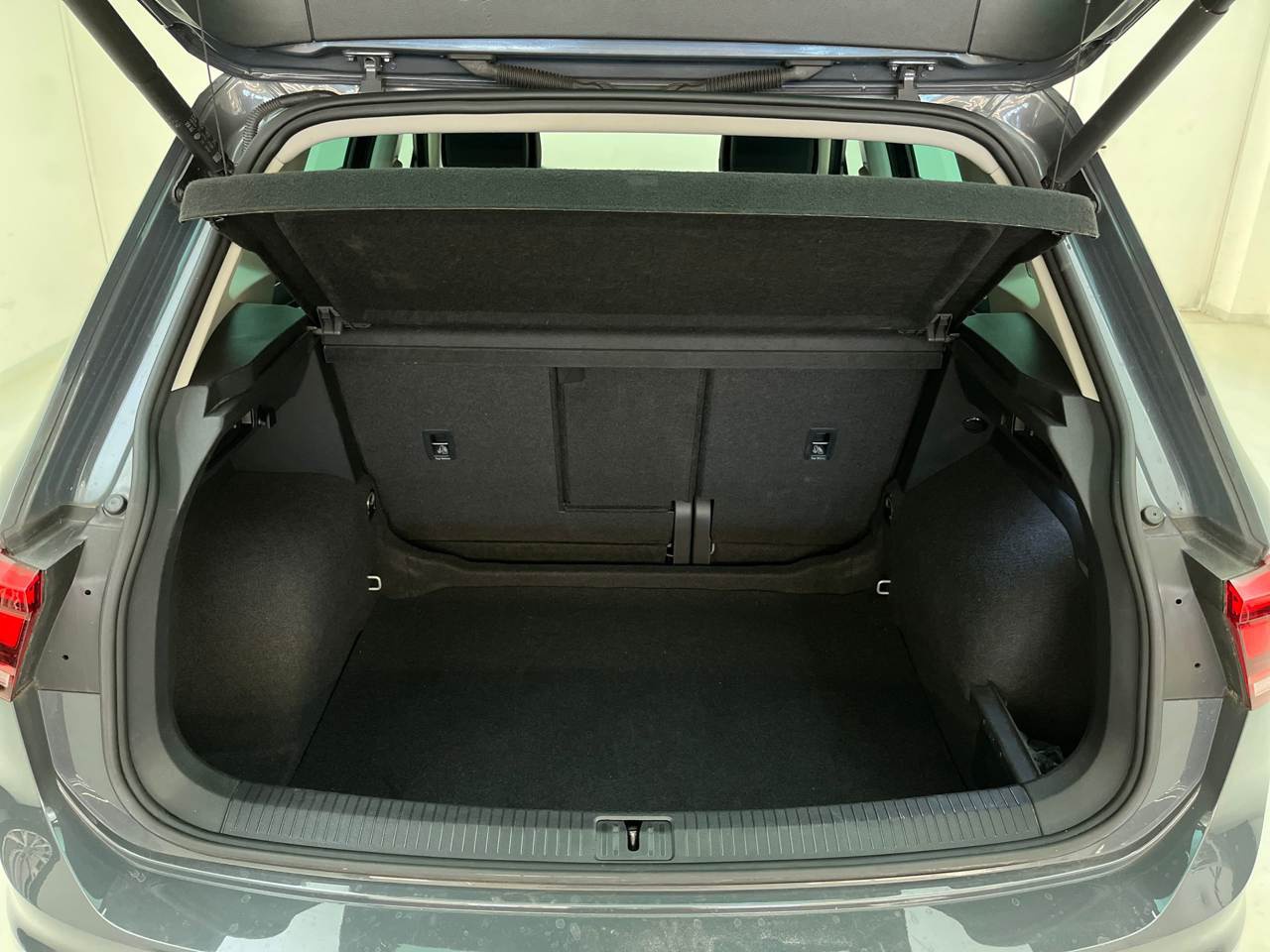 Volkswagen Tiguan 2.0 TDI Life NAVI LED SHZ HuD PANO 8