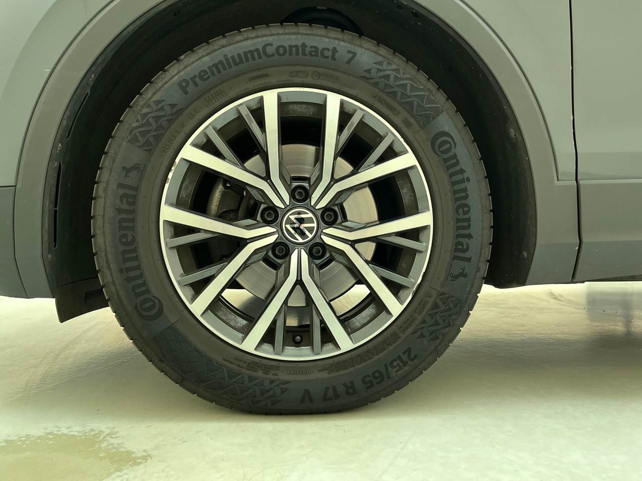 Volkswagen Tiguan 2.0 TDI Life NAVI LED SHZ HuD PANO 12