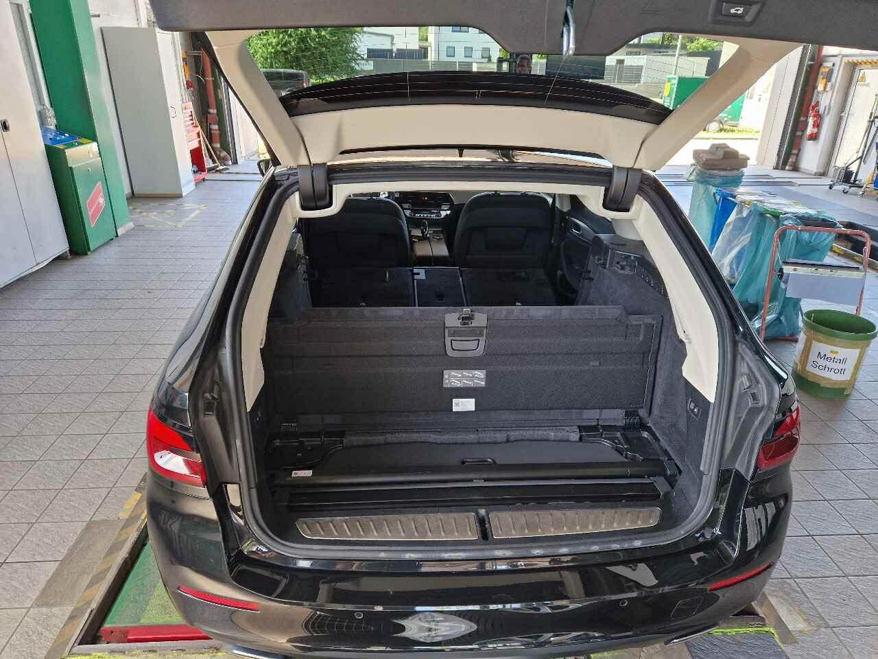 BMW 520dA Touring NAVI LED VC LEDER SHZ 4